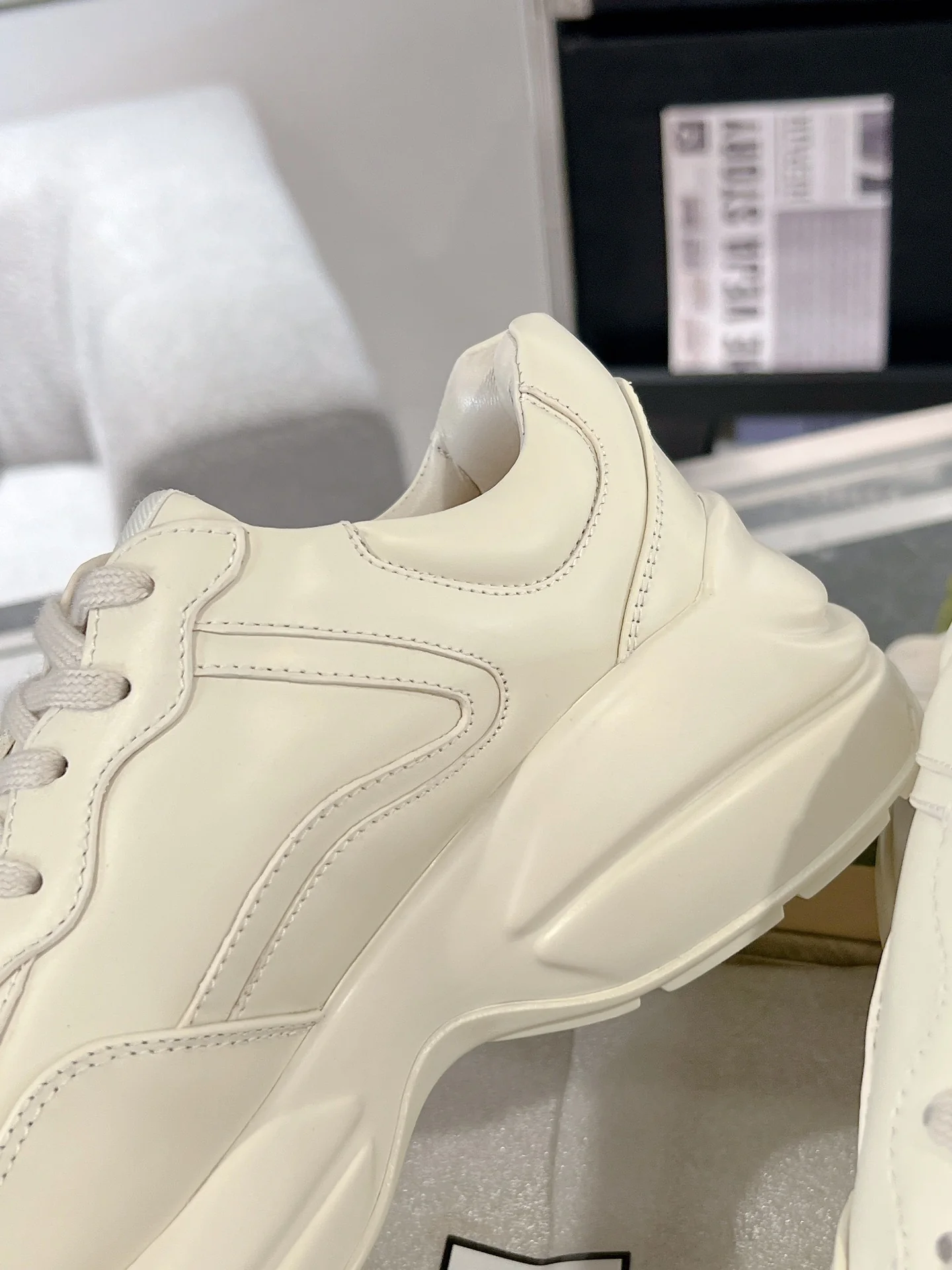 Gucc 25fw rhyton series dad's shoes