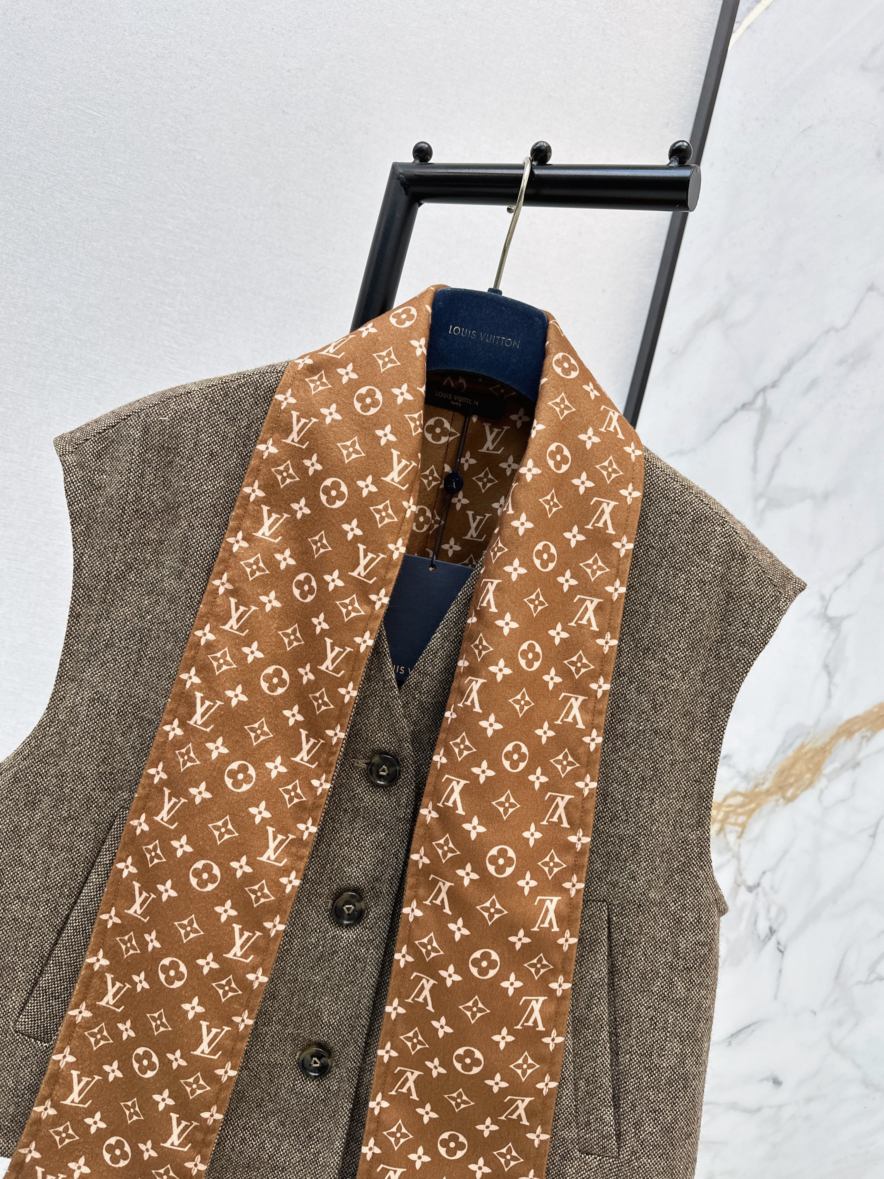 Louis 26ss scarf vest set