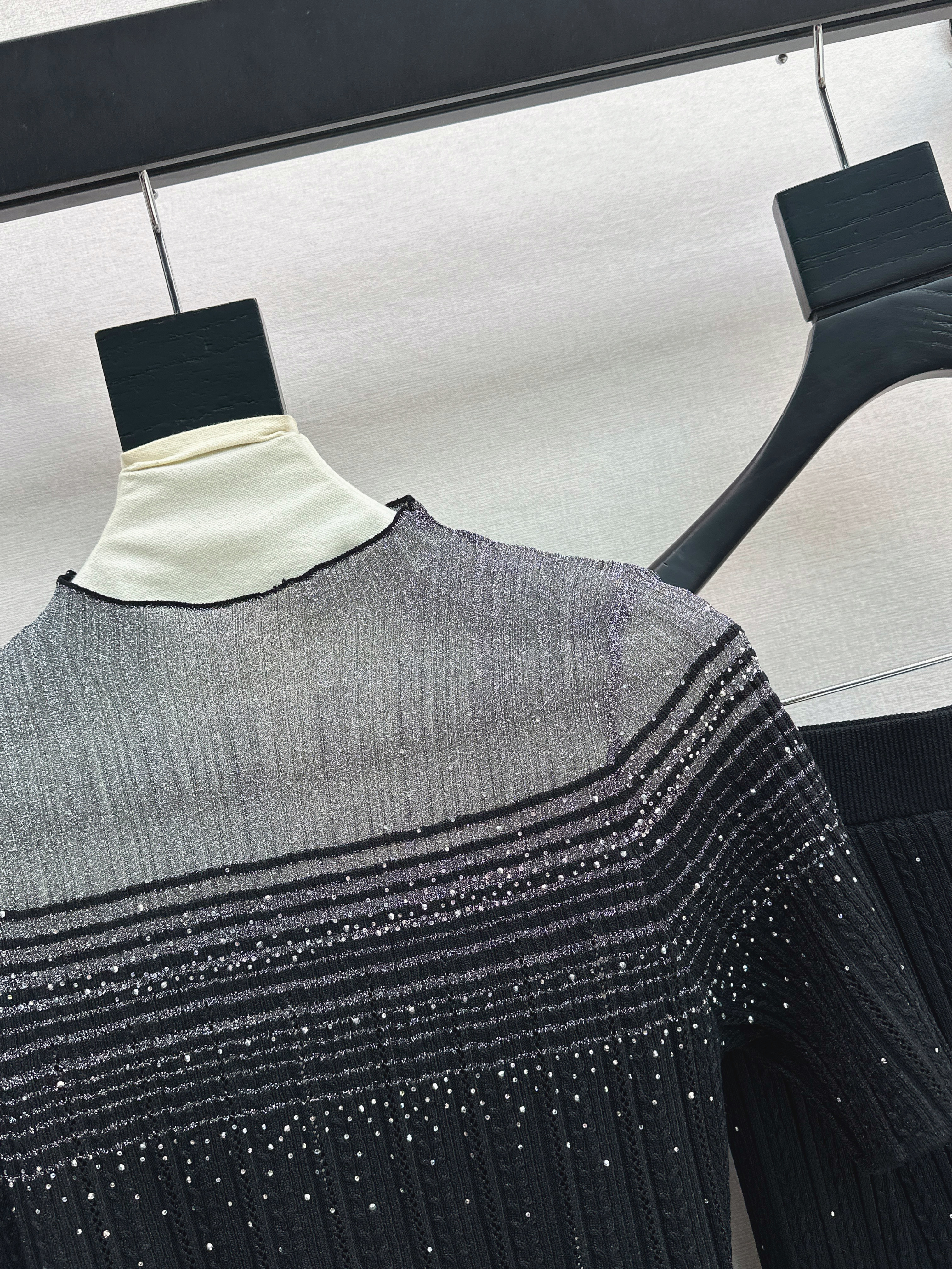 Chan 26ss omber knit top skirt set