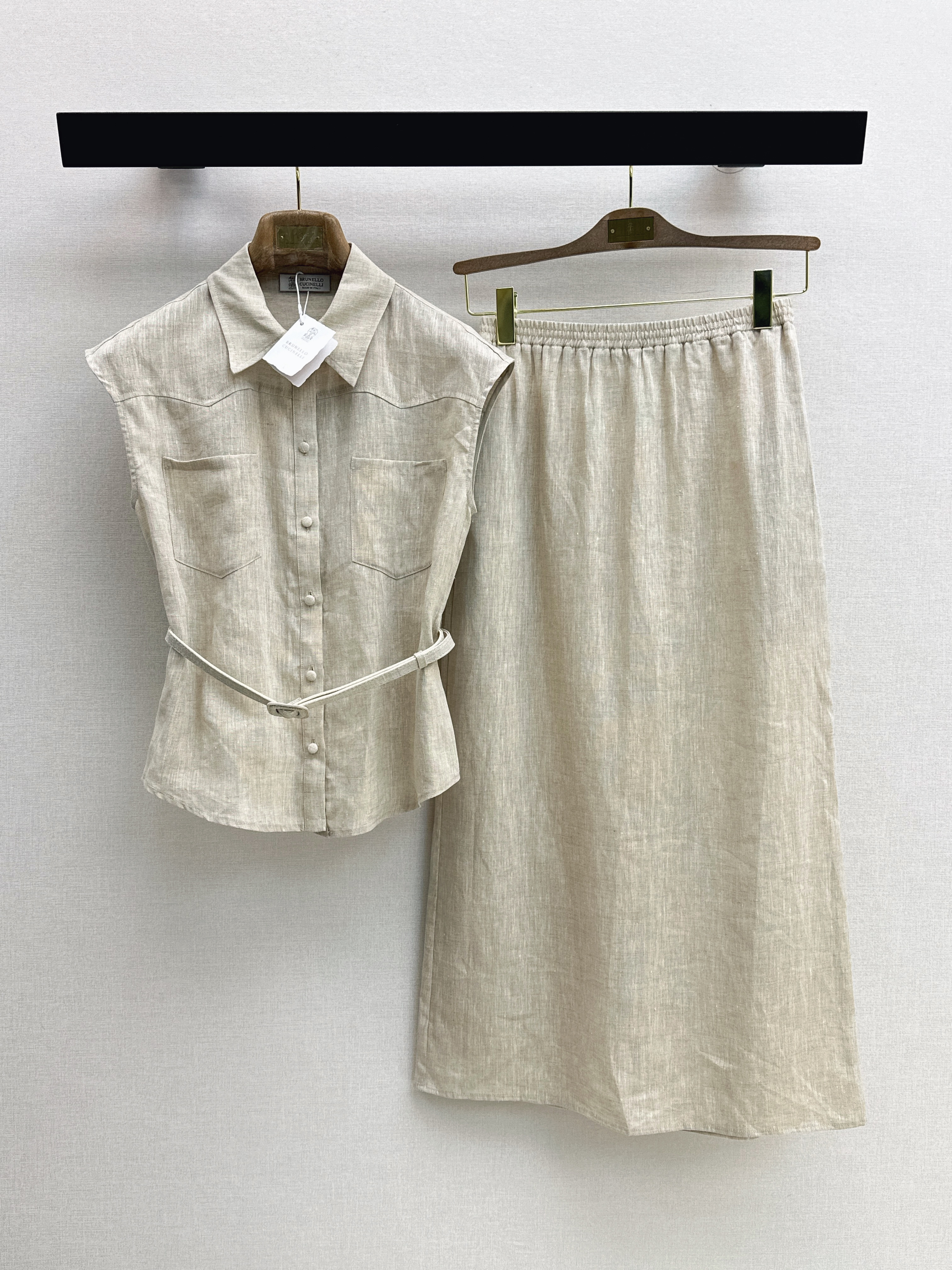 Brun 26ss sleeveless shirt skirt set