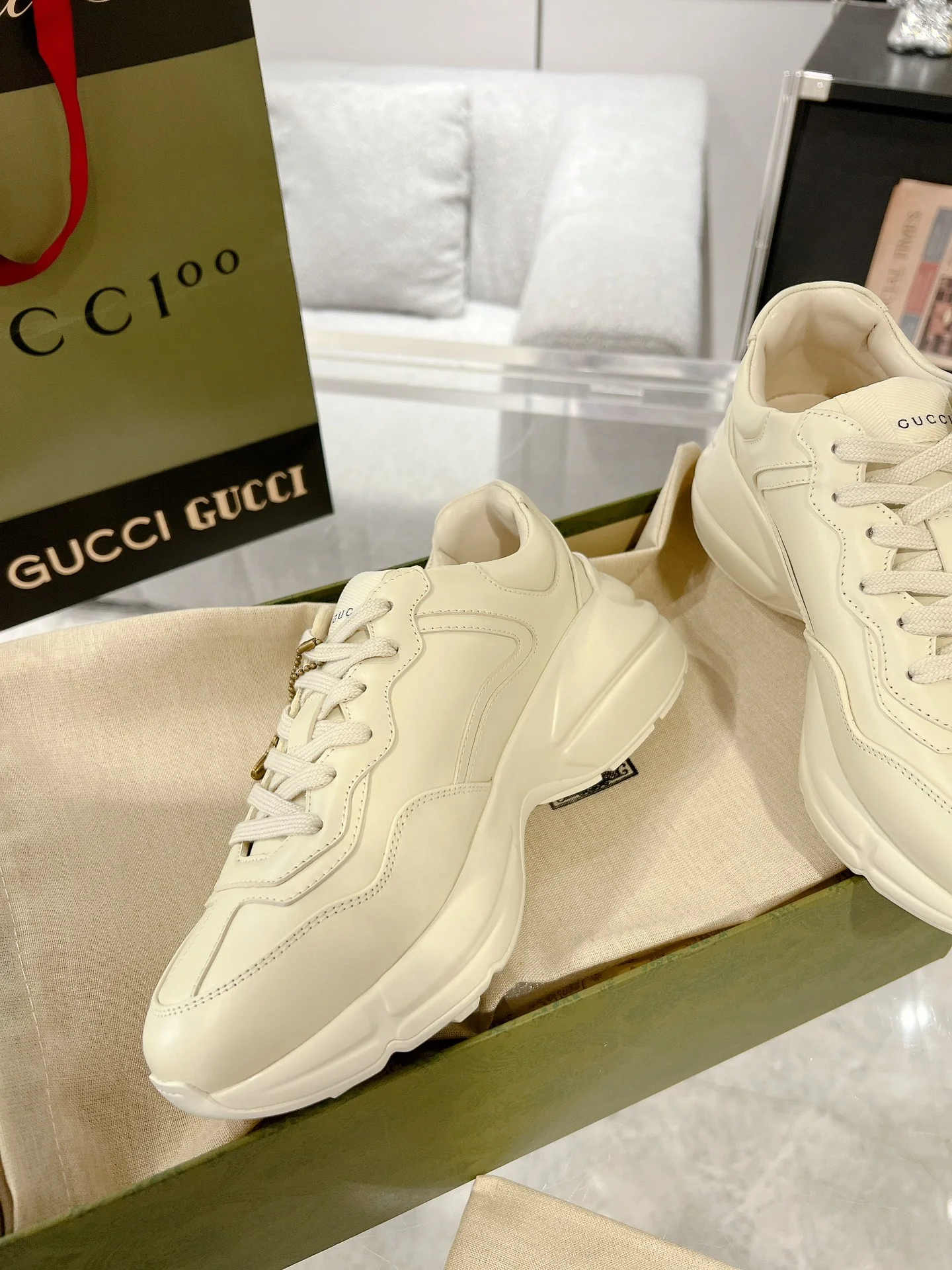Gucc 25fw dad's shoes