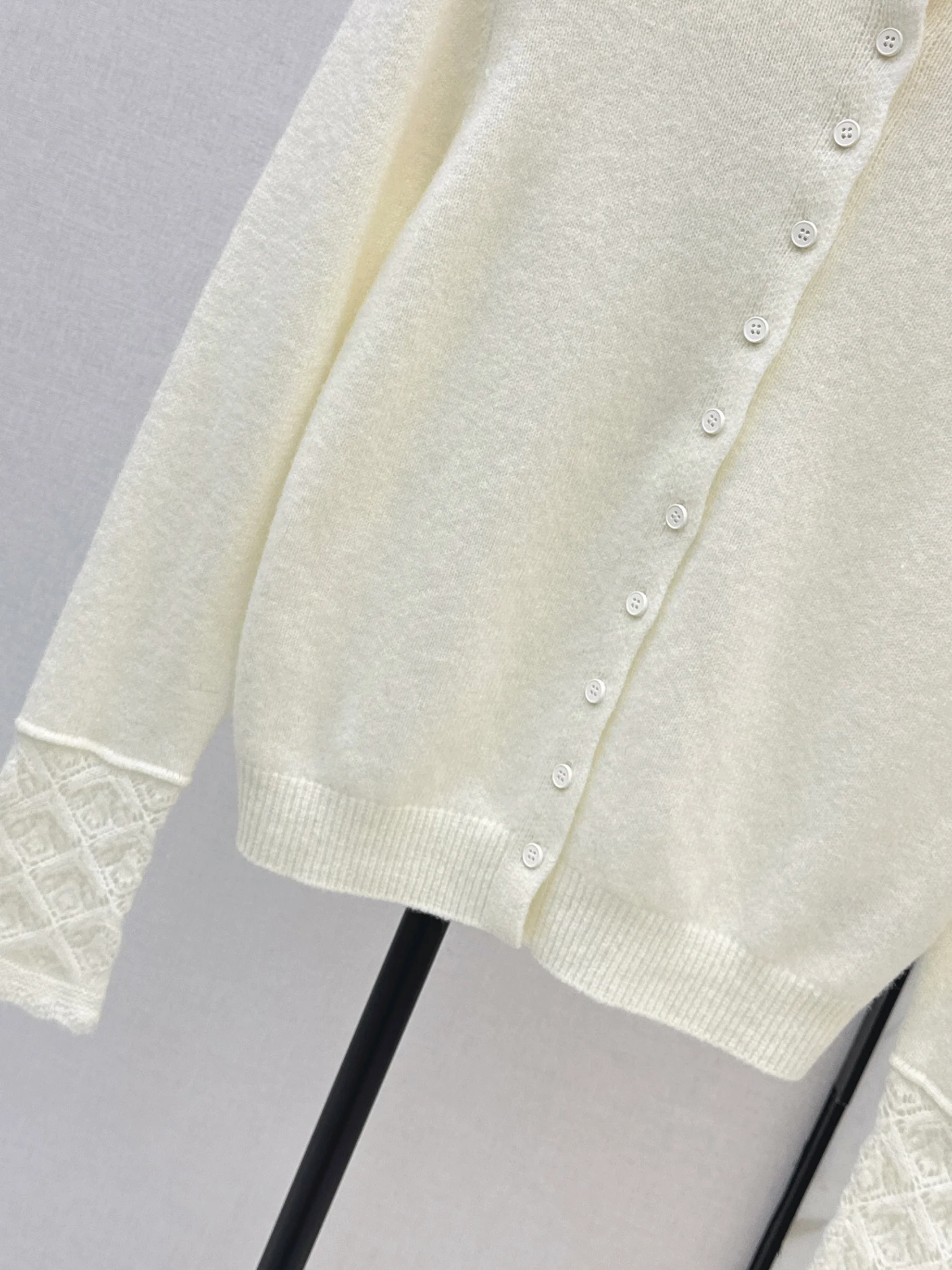 Chol 26ss high neck cardigan