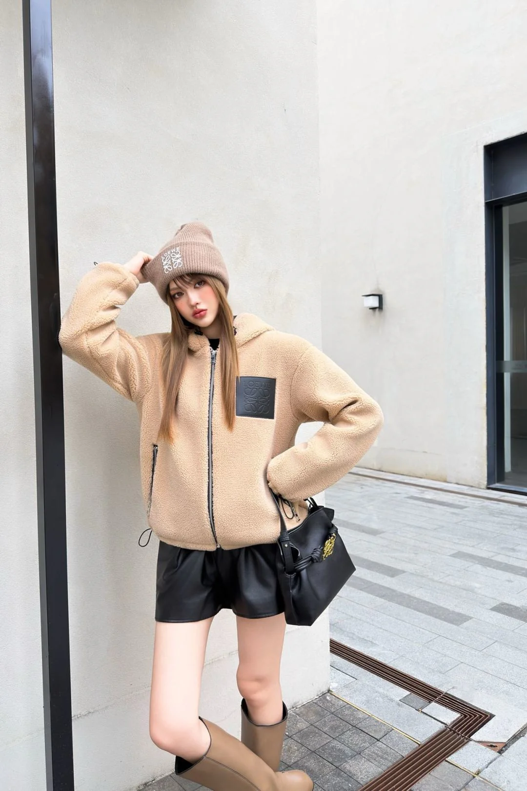 Loe 25fw lamb fleece coat