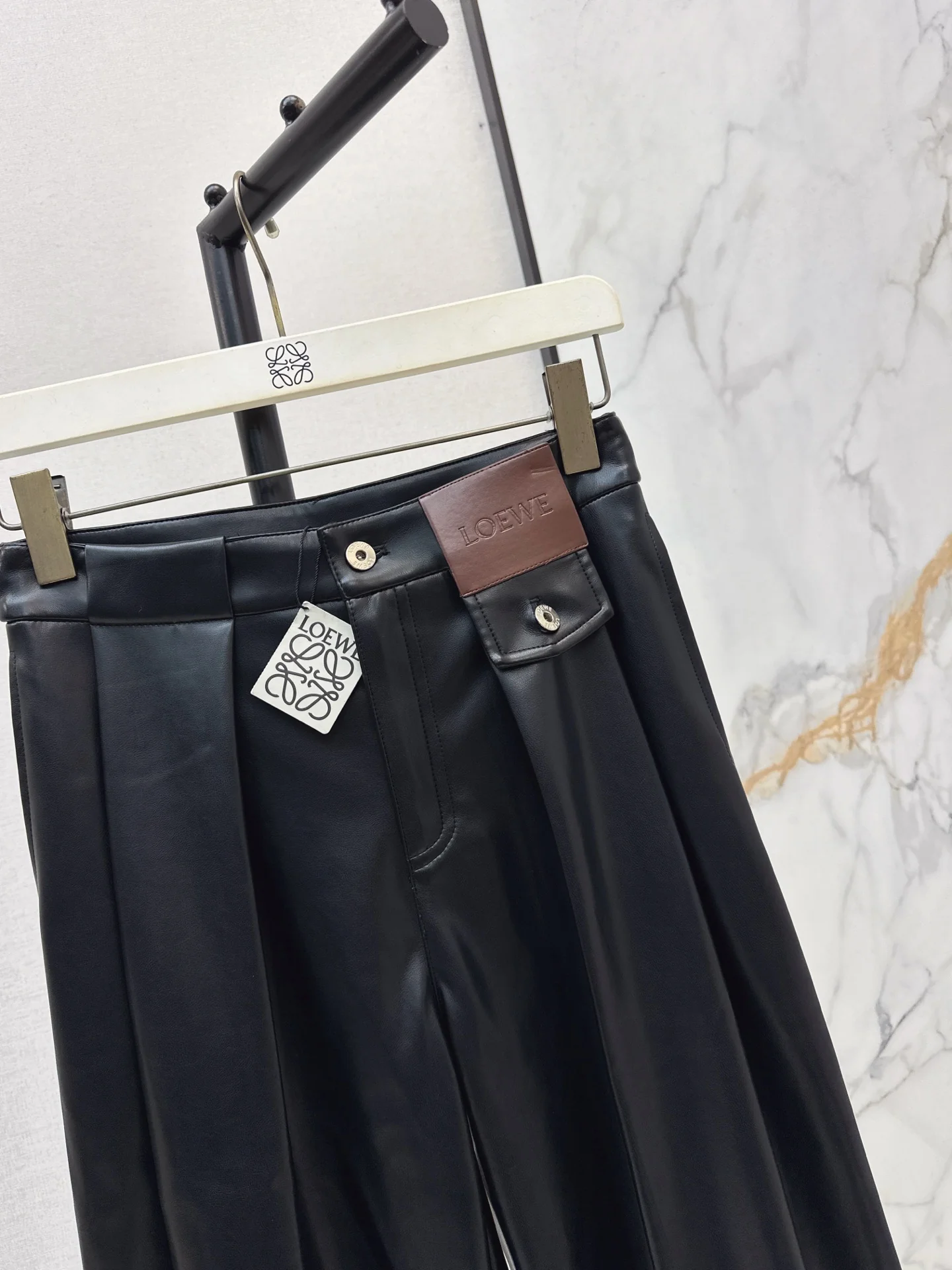 Loe 25fw pu leather pants