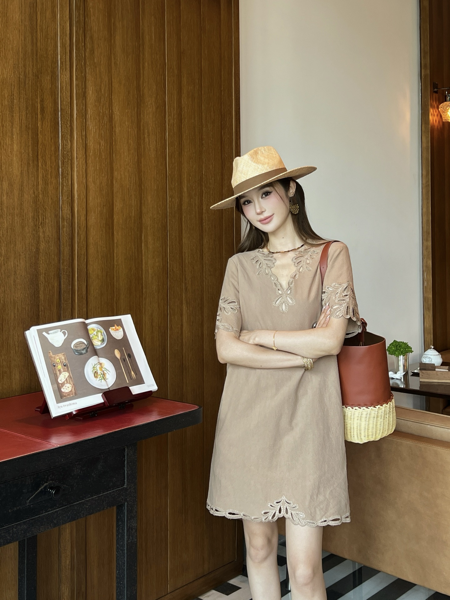 Valen 26ss embroidery dress