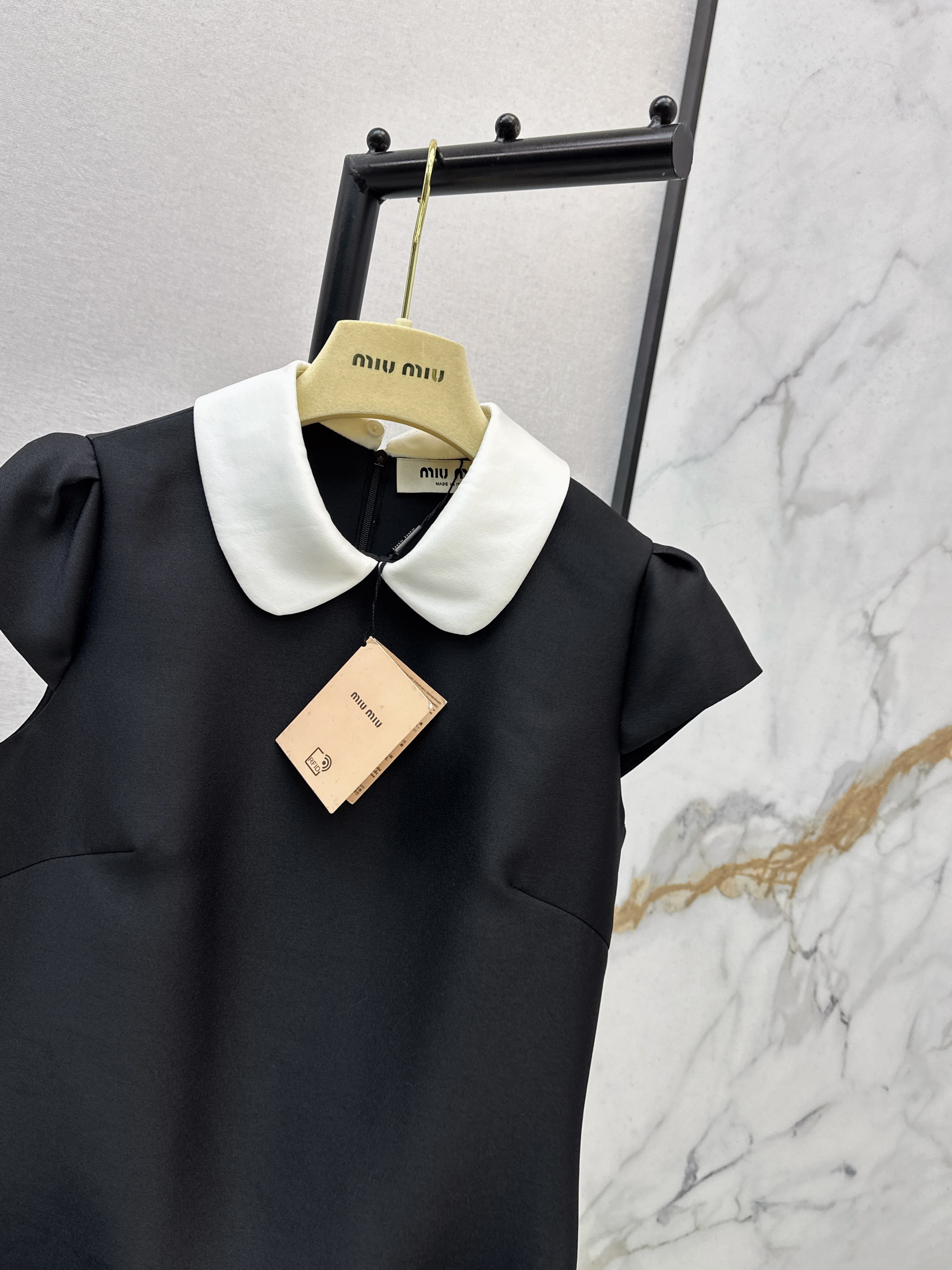 Miu 26ss puff sleeve dress