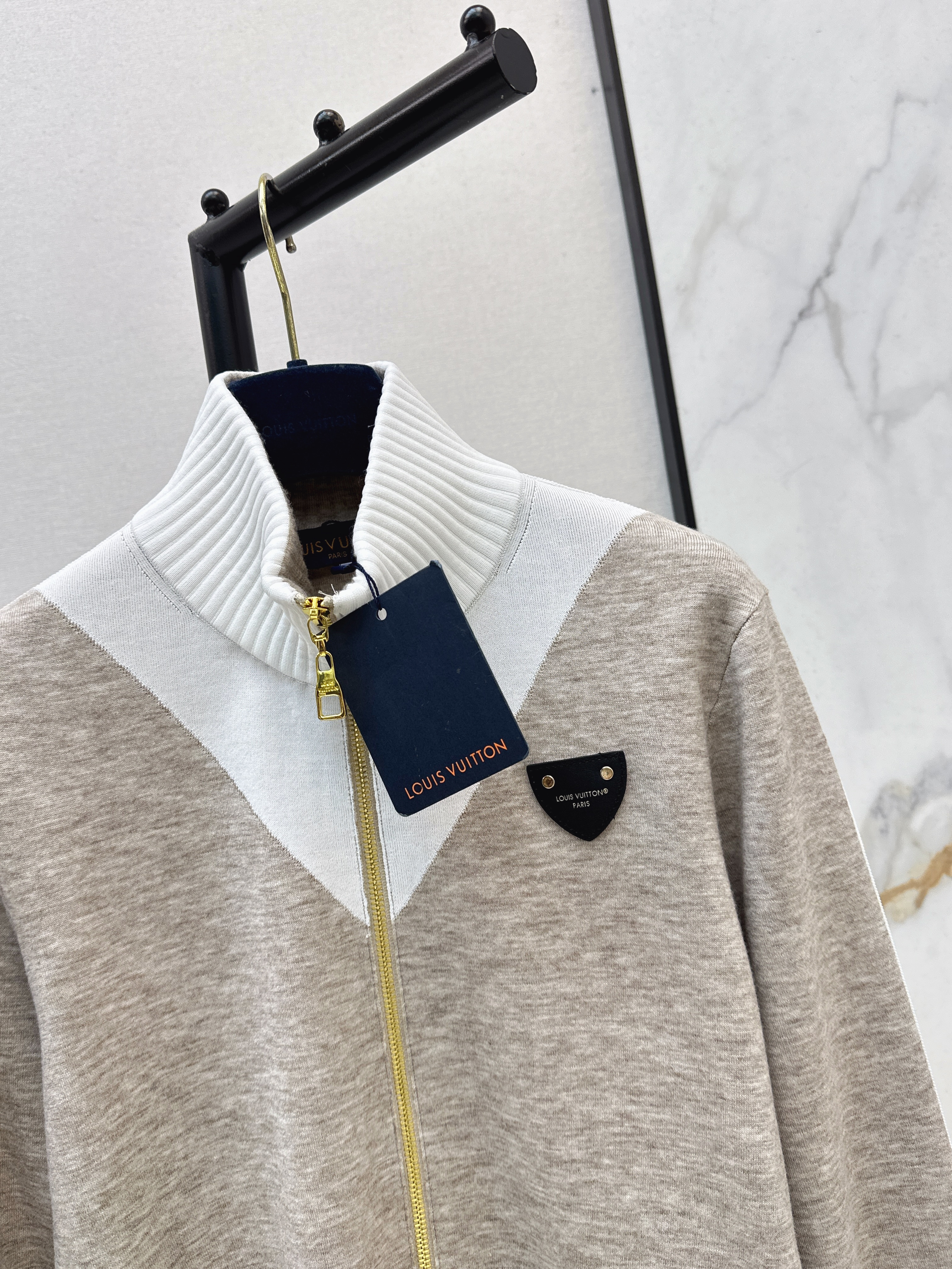 Louis 26ss stand-collar knitted jacket