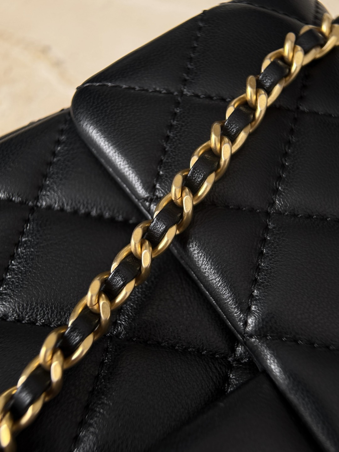 Chan 26ss flap chain bag with gold-tone hardwave