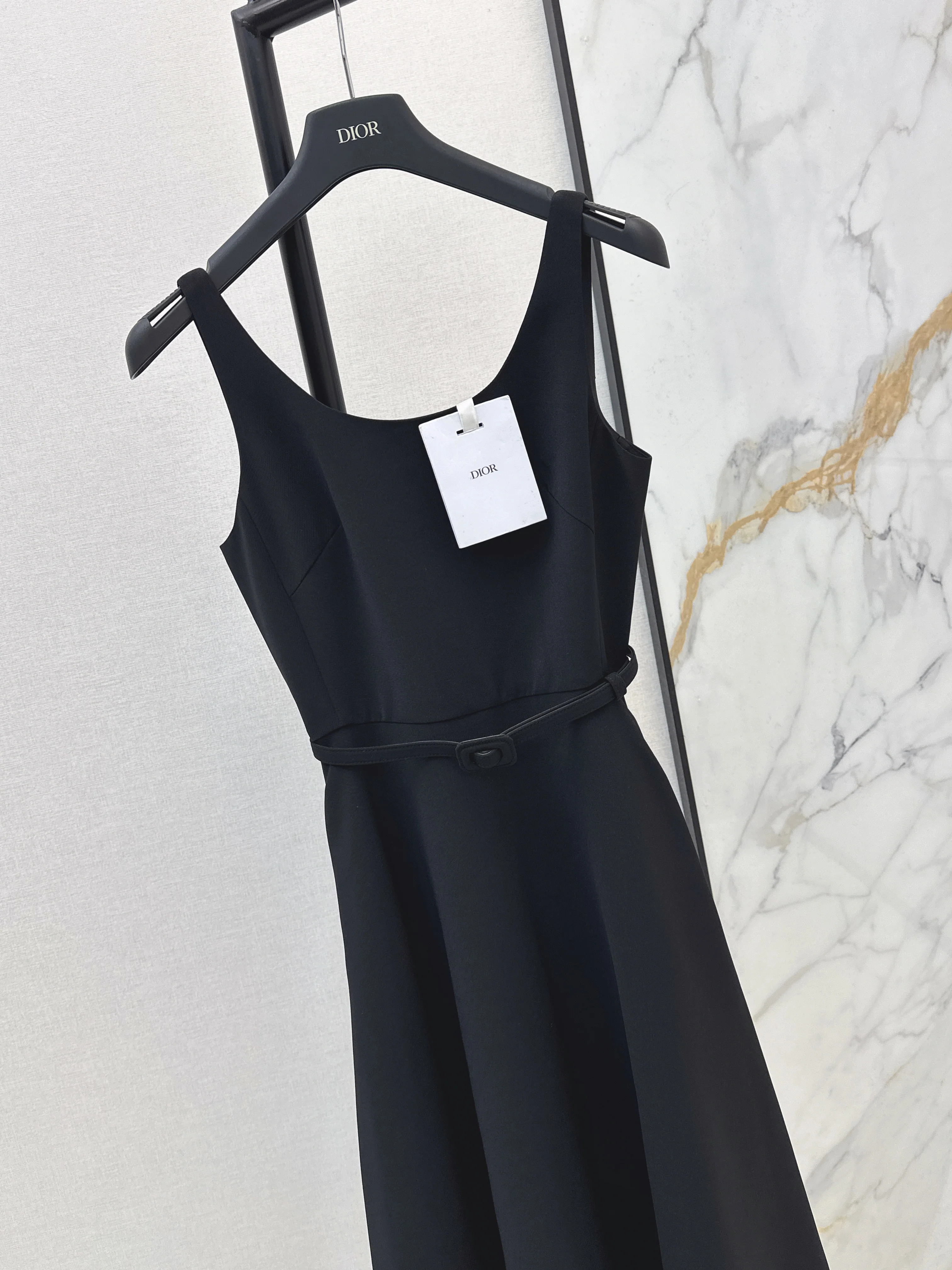 CD 26ss classic sleeveless belted dress