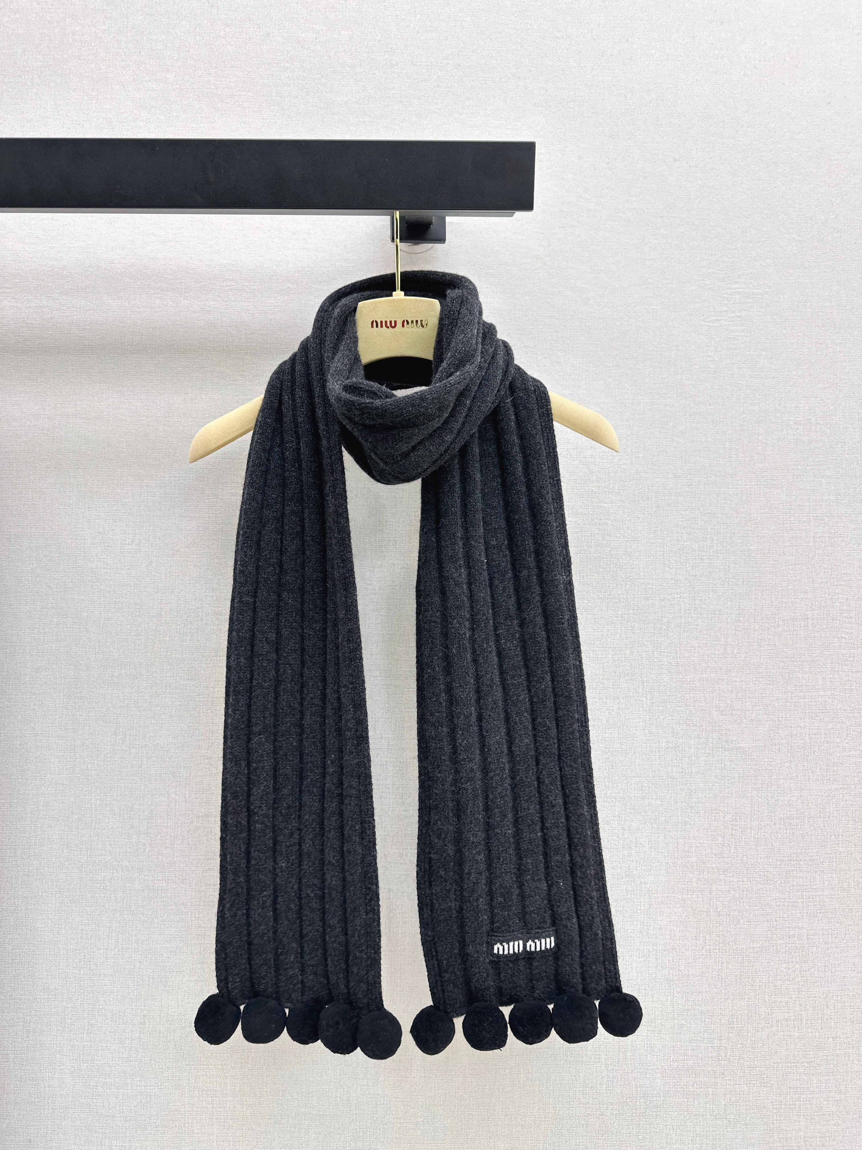 Miu 26ss wool scarf