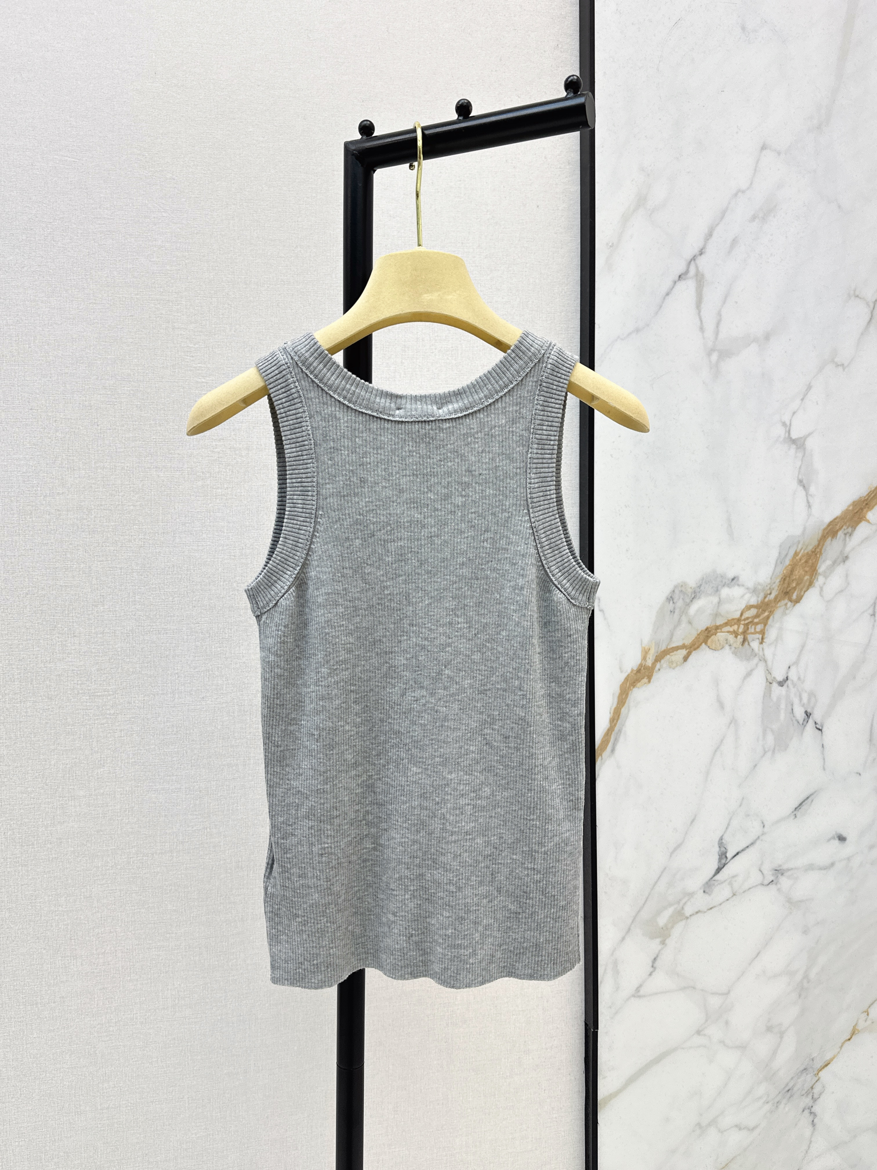 Miu 26ss sleeveless vest