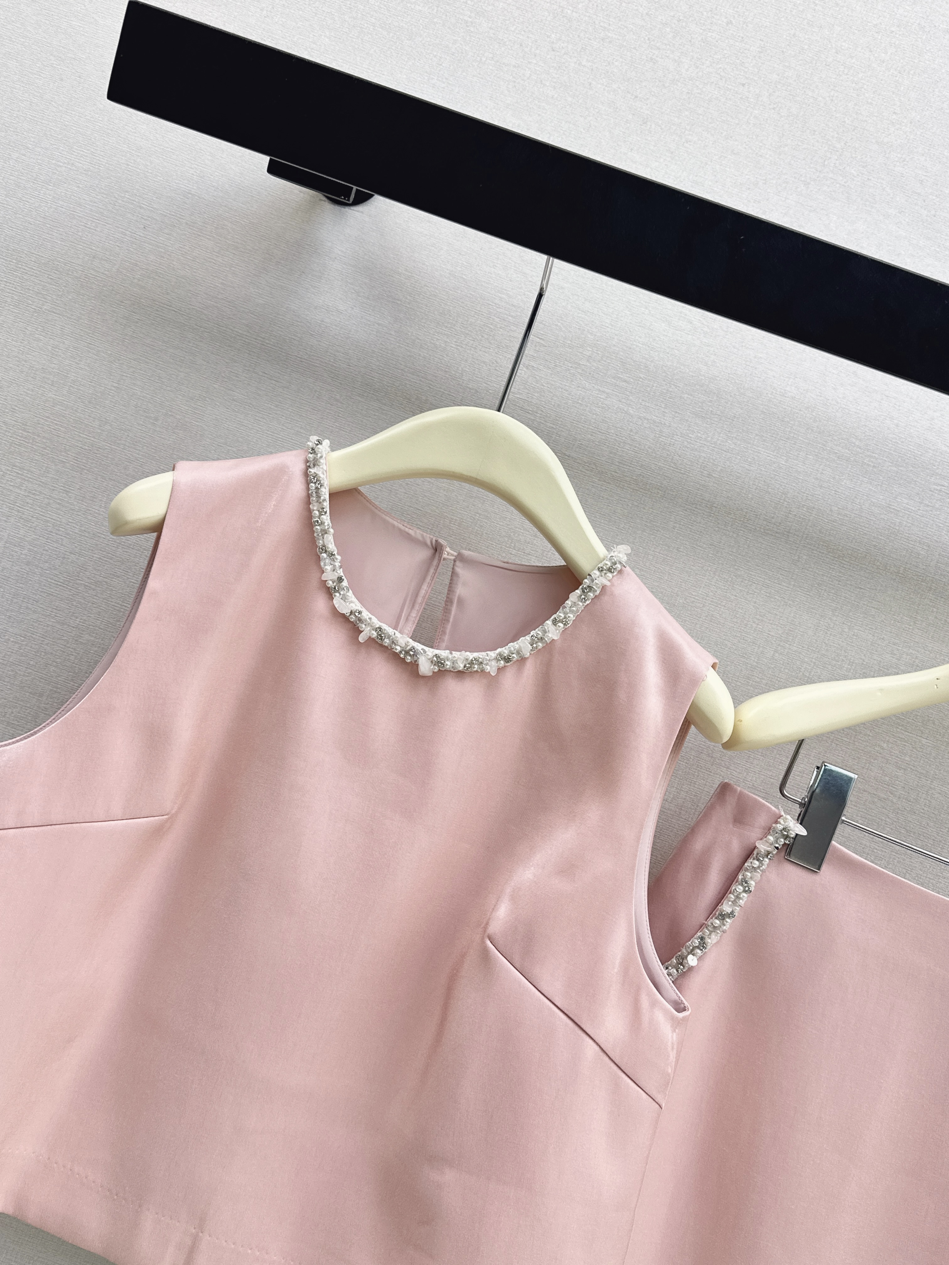 Chan 26ss rhinestone crop top skirt set