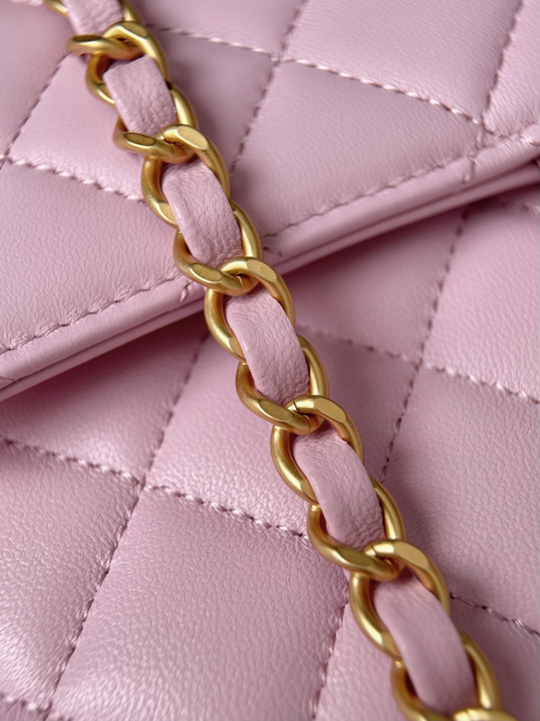 Chan 26ss chain shoulder bag