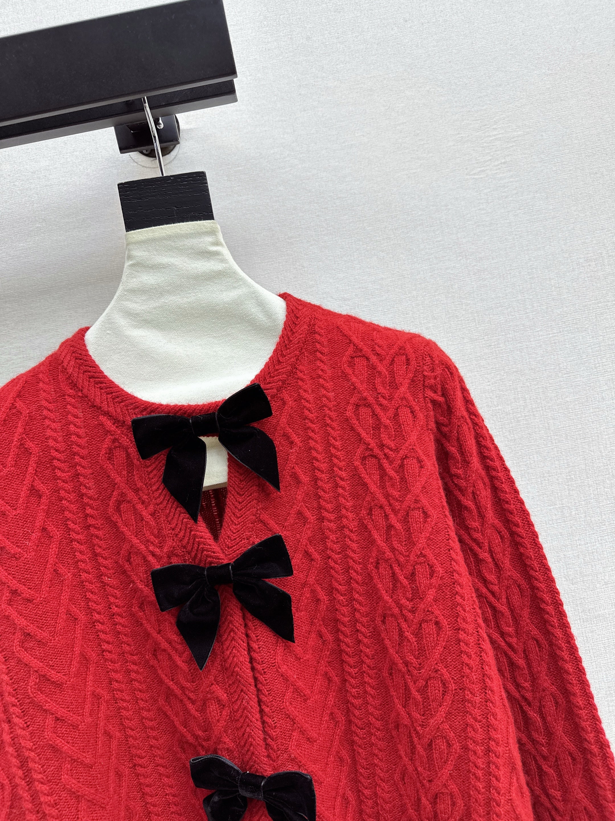Miu 26ss bow sweater