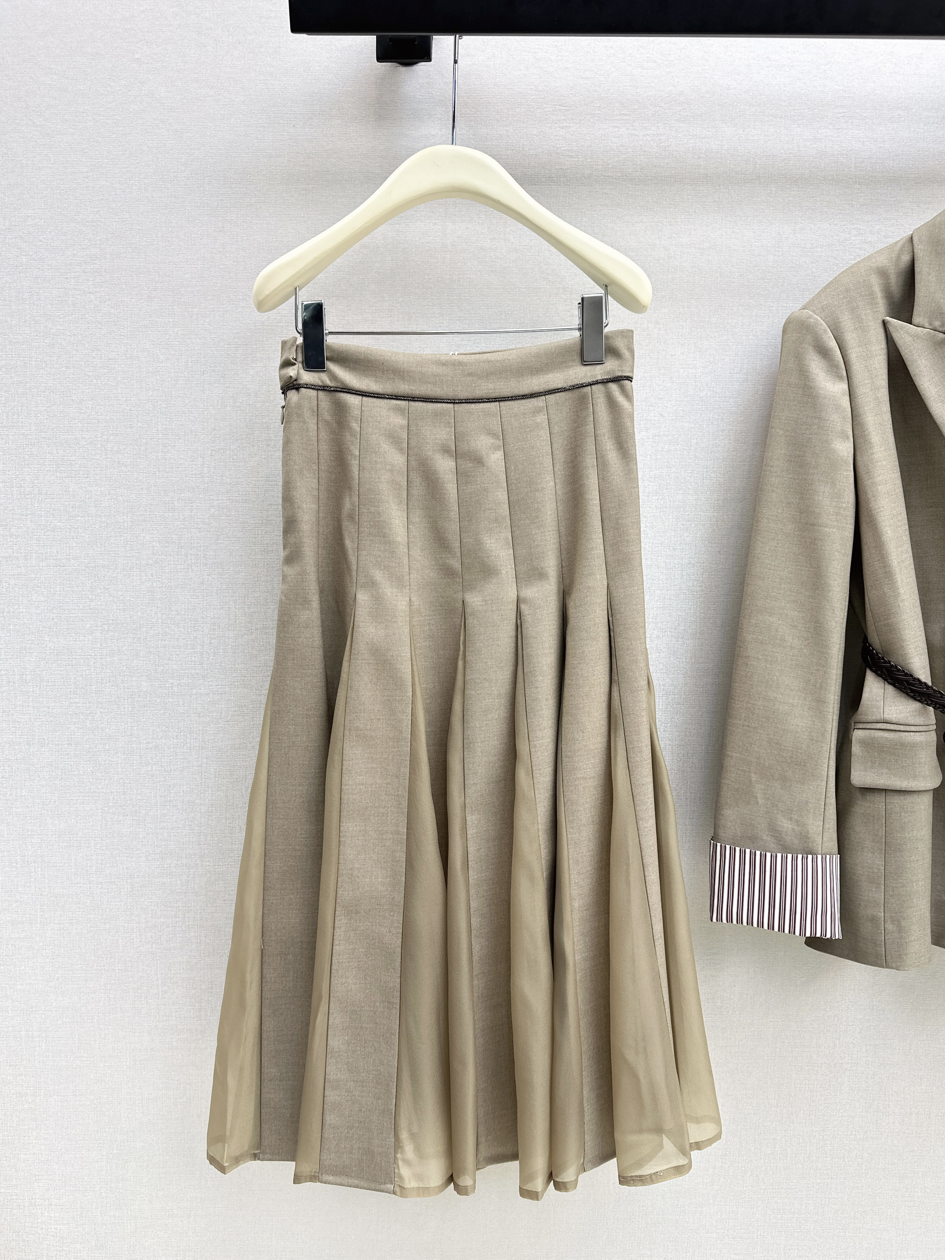 Brun 26ss pleated skirts