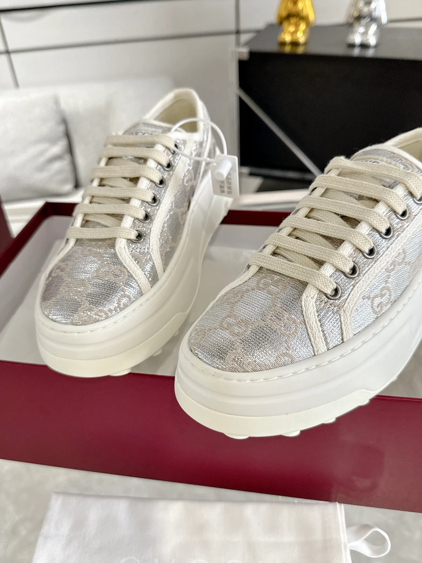 Guc thick soled canvas shoes