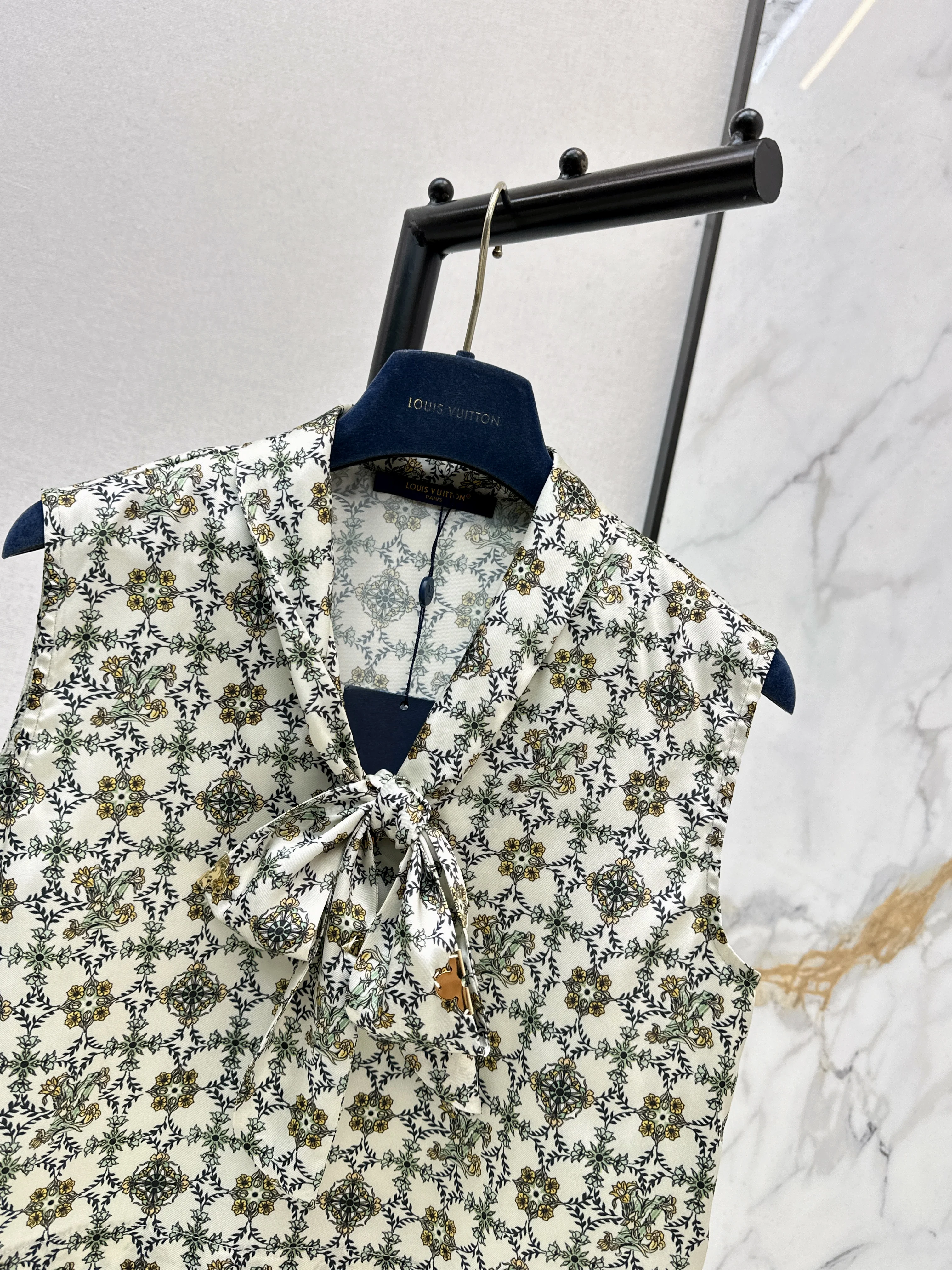 Louis 26ss print sleeveless top