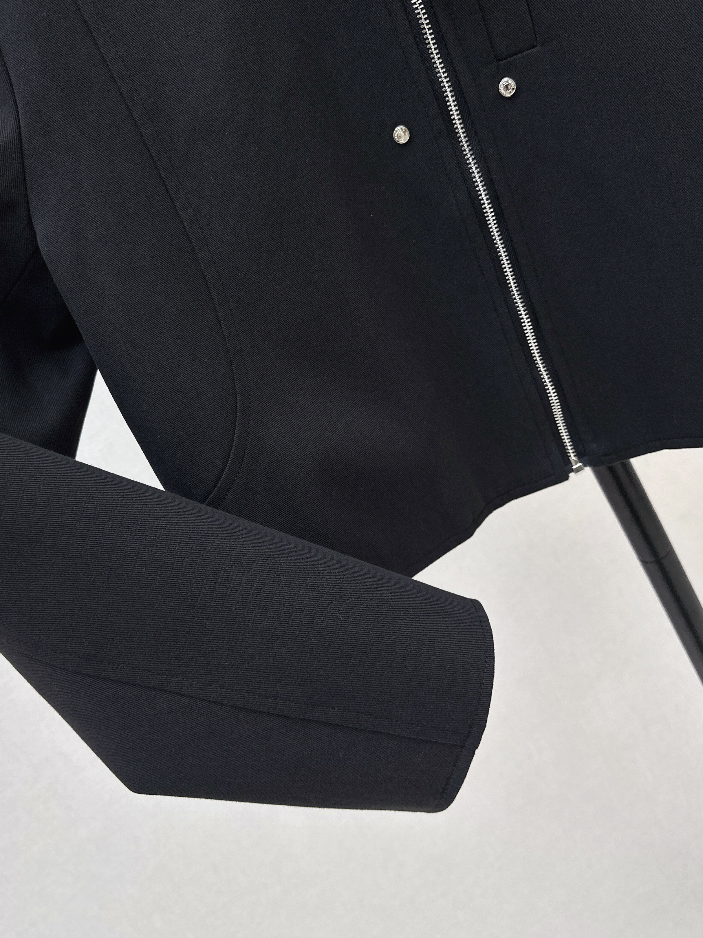 Her 26ss zip-up jacket