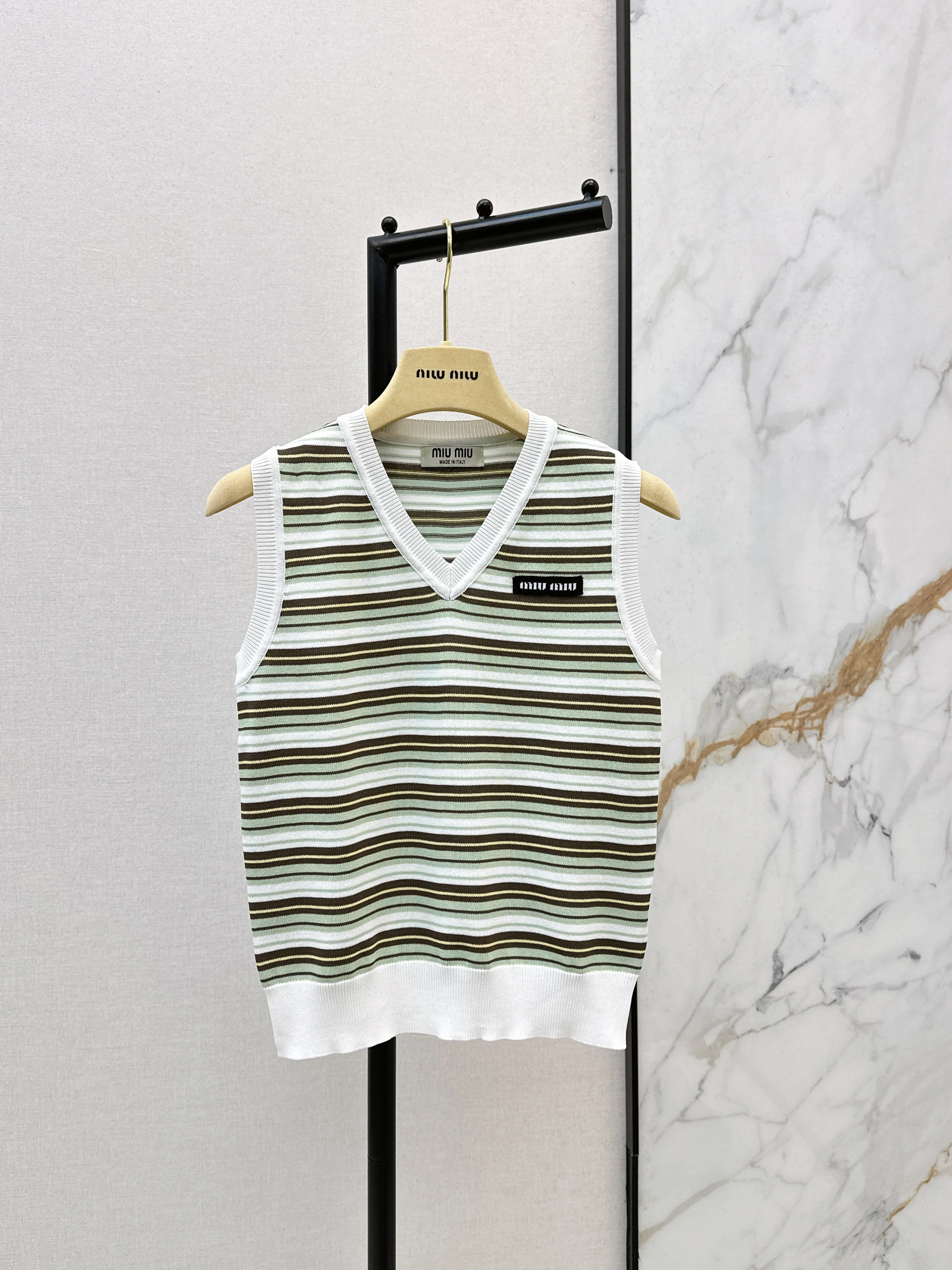 Miu 26ss stripe knitted vest