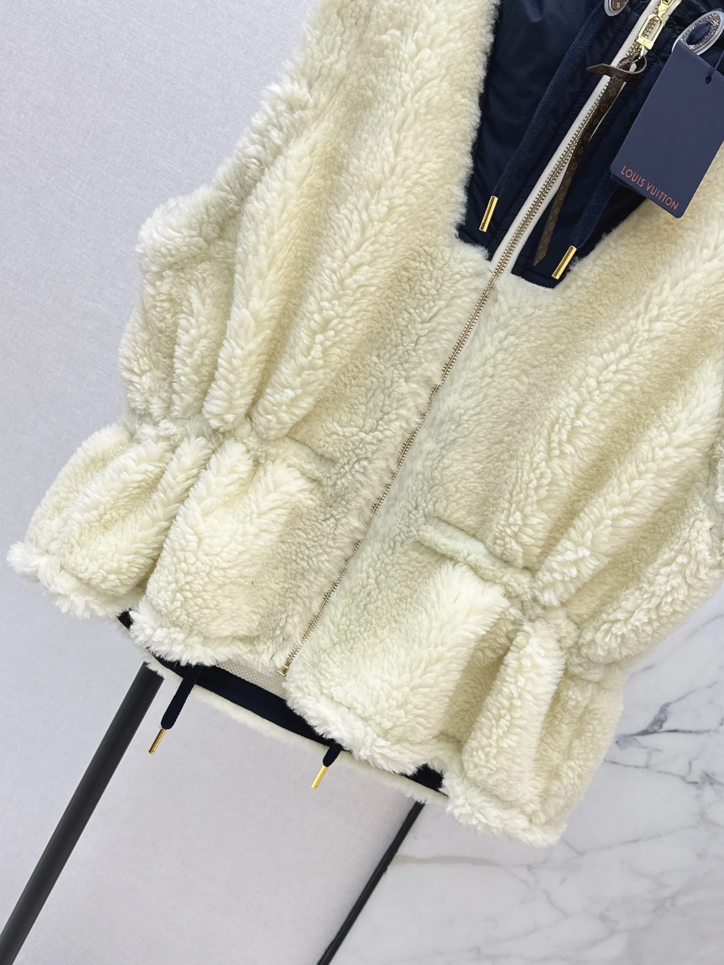 Louis 25fw fleece hooded vest