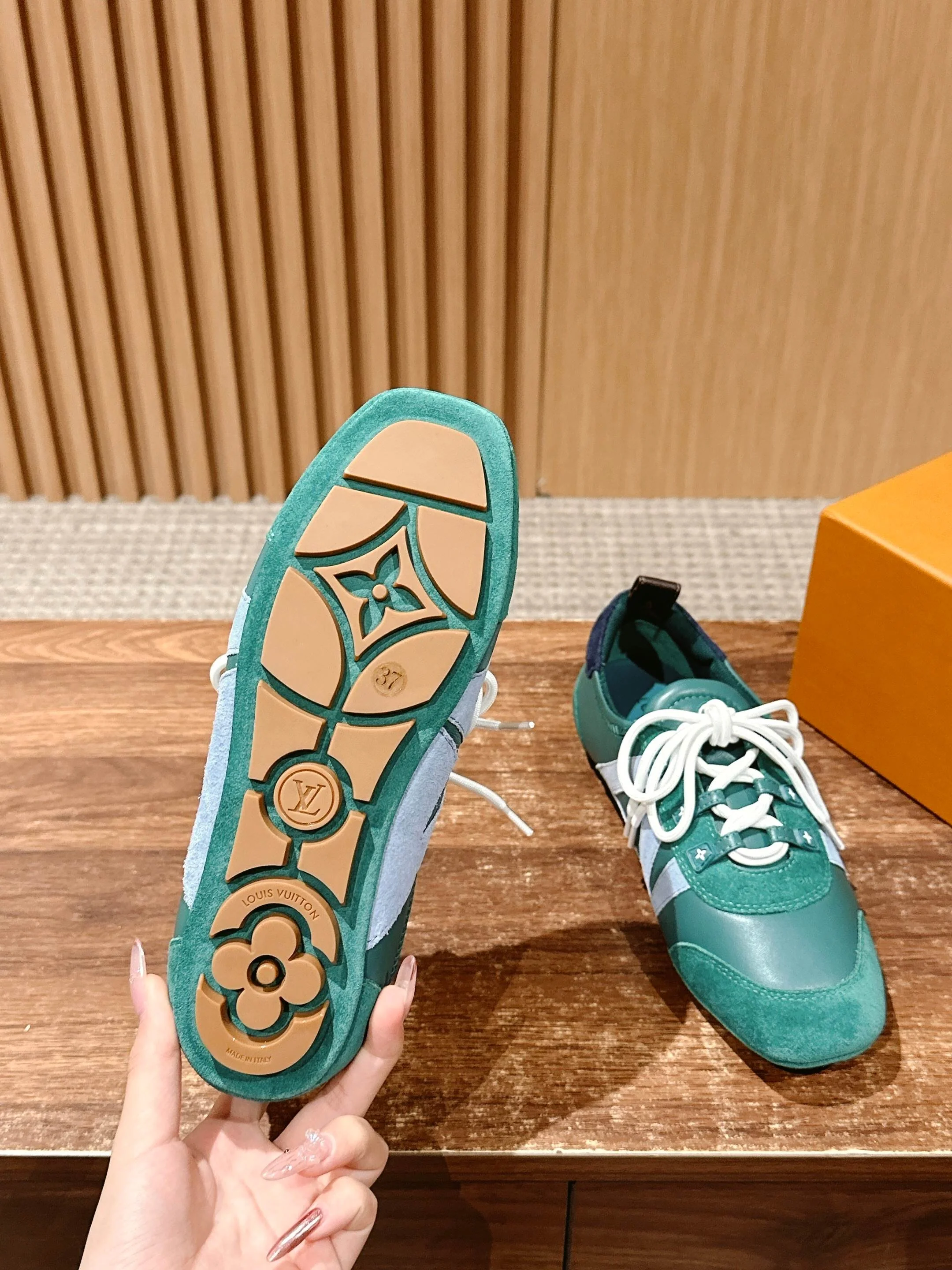 Loui 25fw sneaker