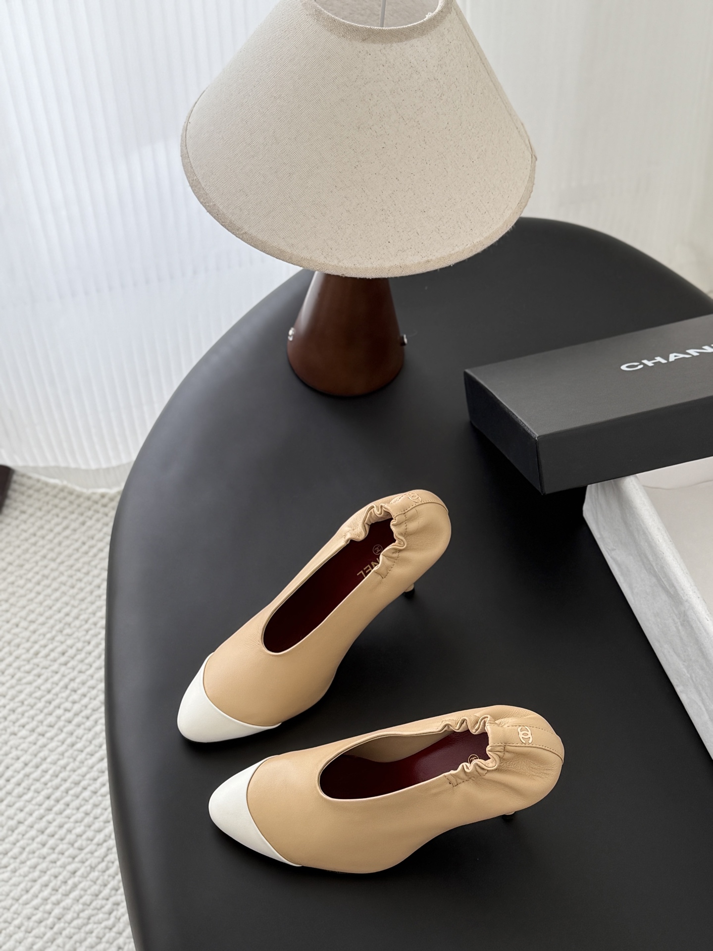 Chan 26ss cap-toe pump