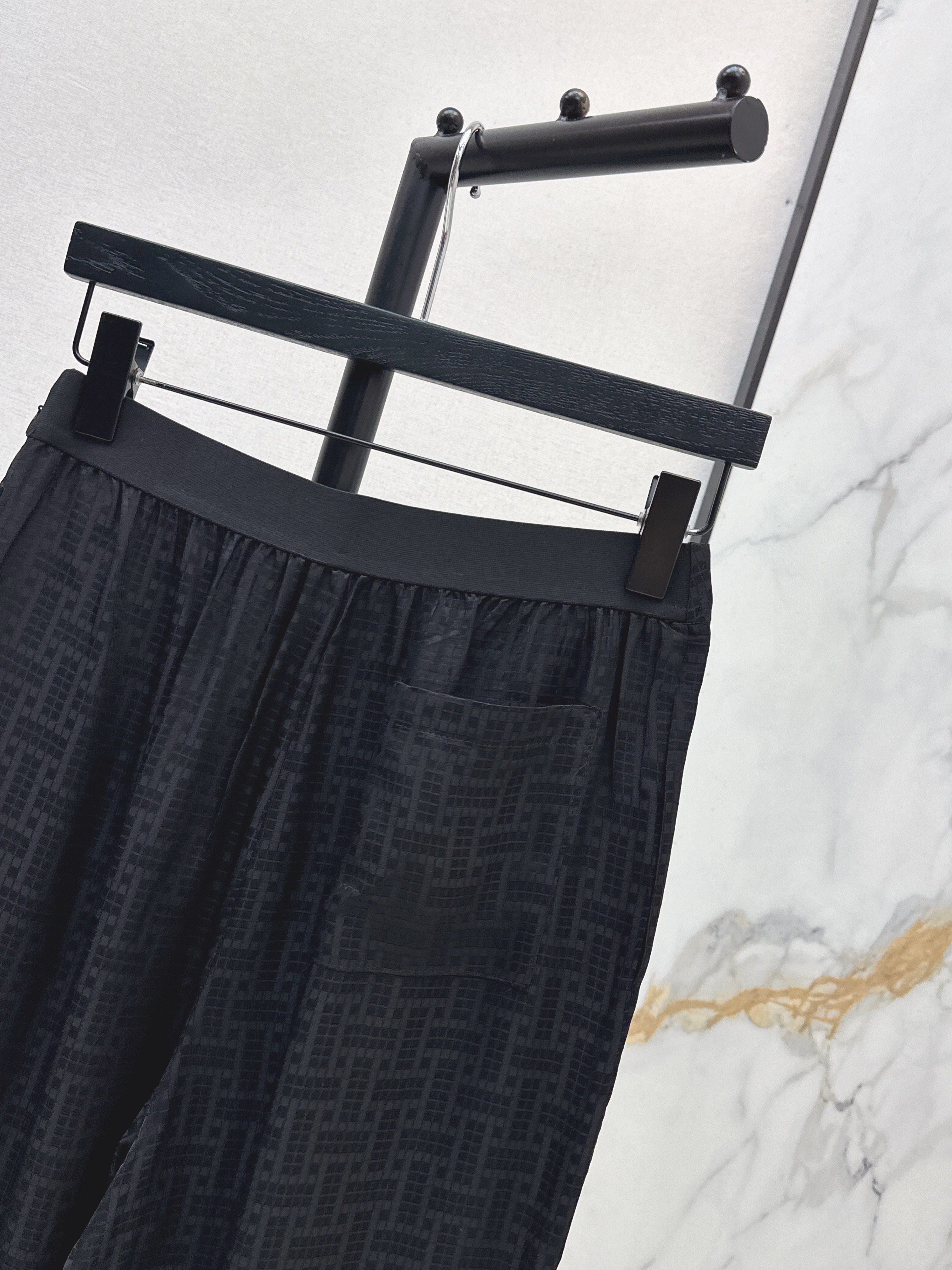 Her 26ss jacquard silk pant