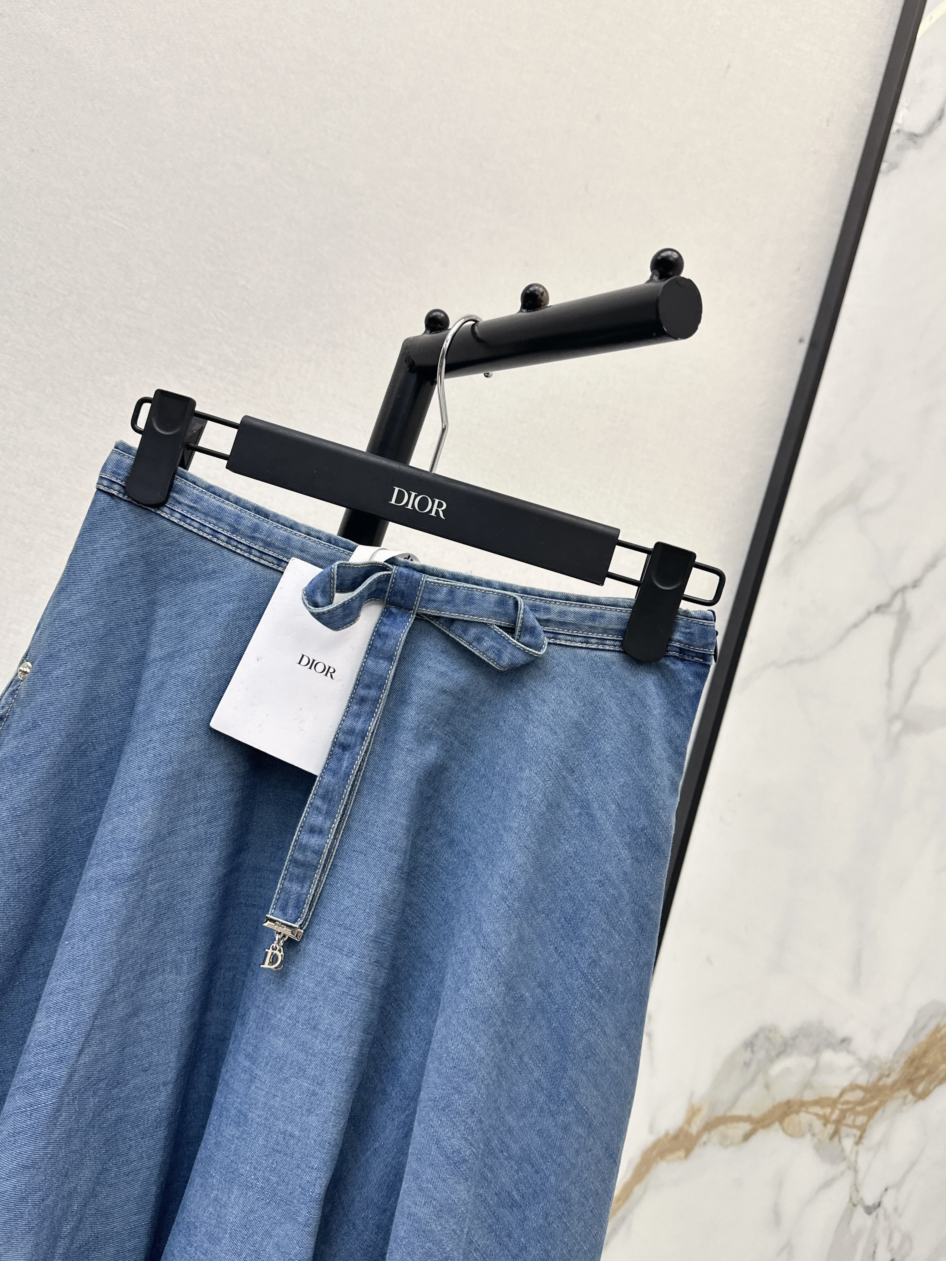 CD 26ss pleated denim skirt