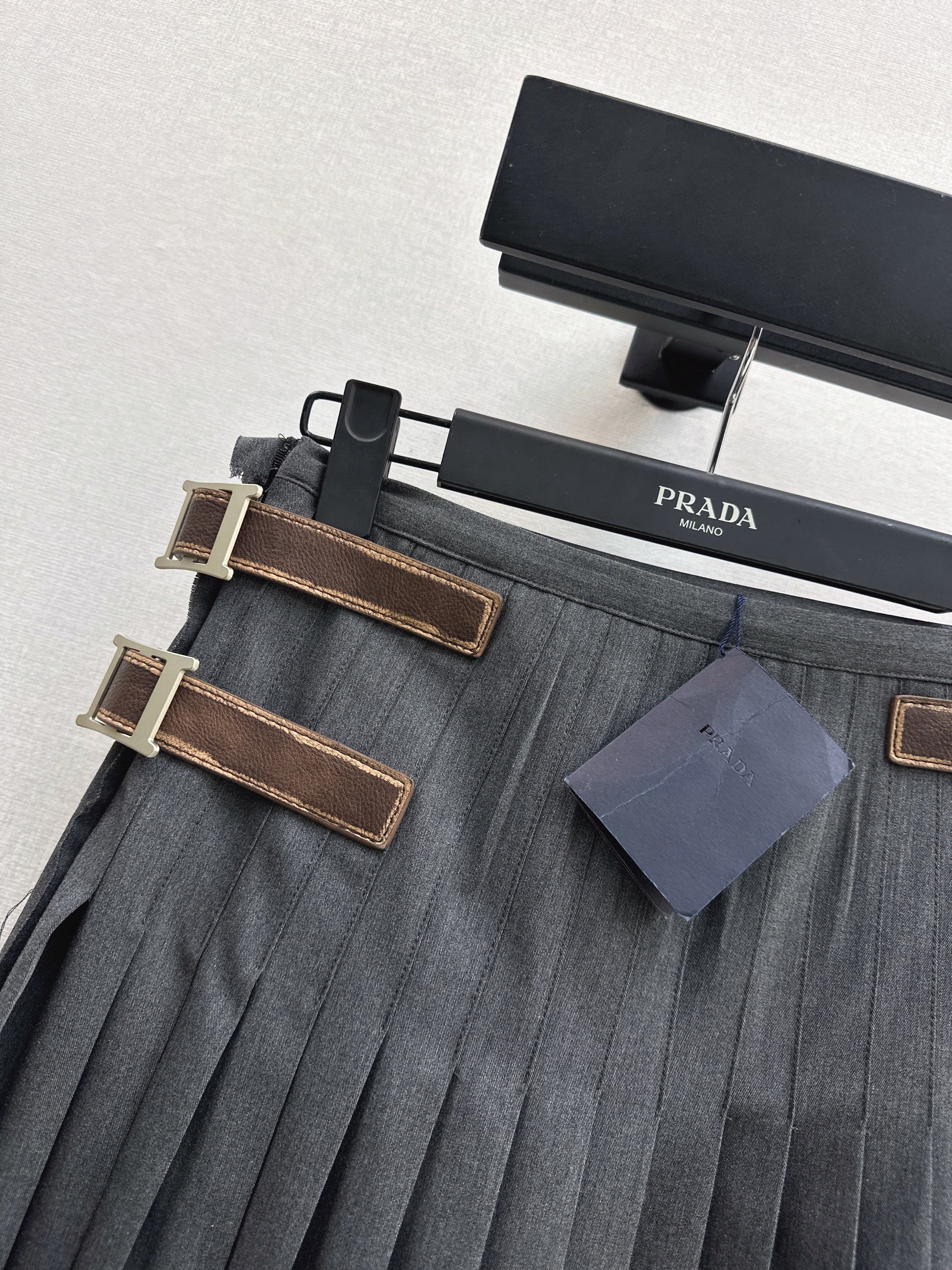 Prad 26ss pleated skirts
