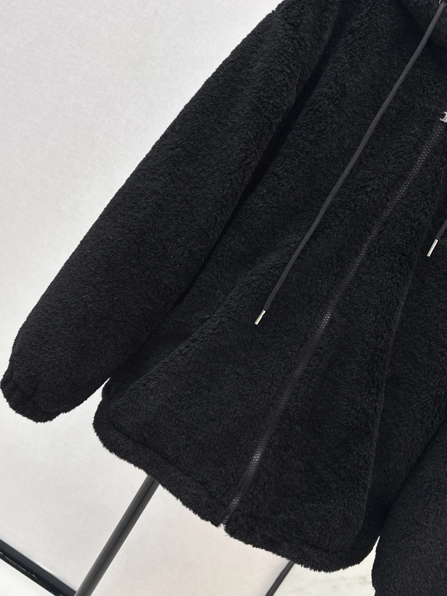 Celi 25fw hooded fleece jacket