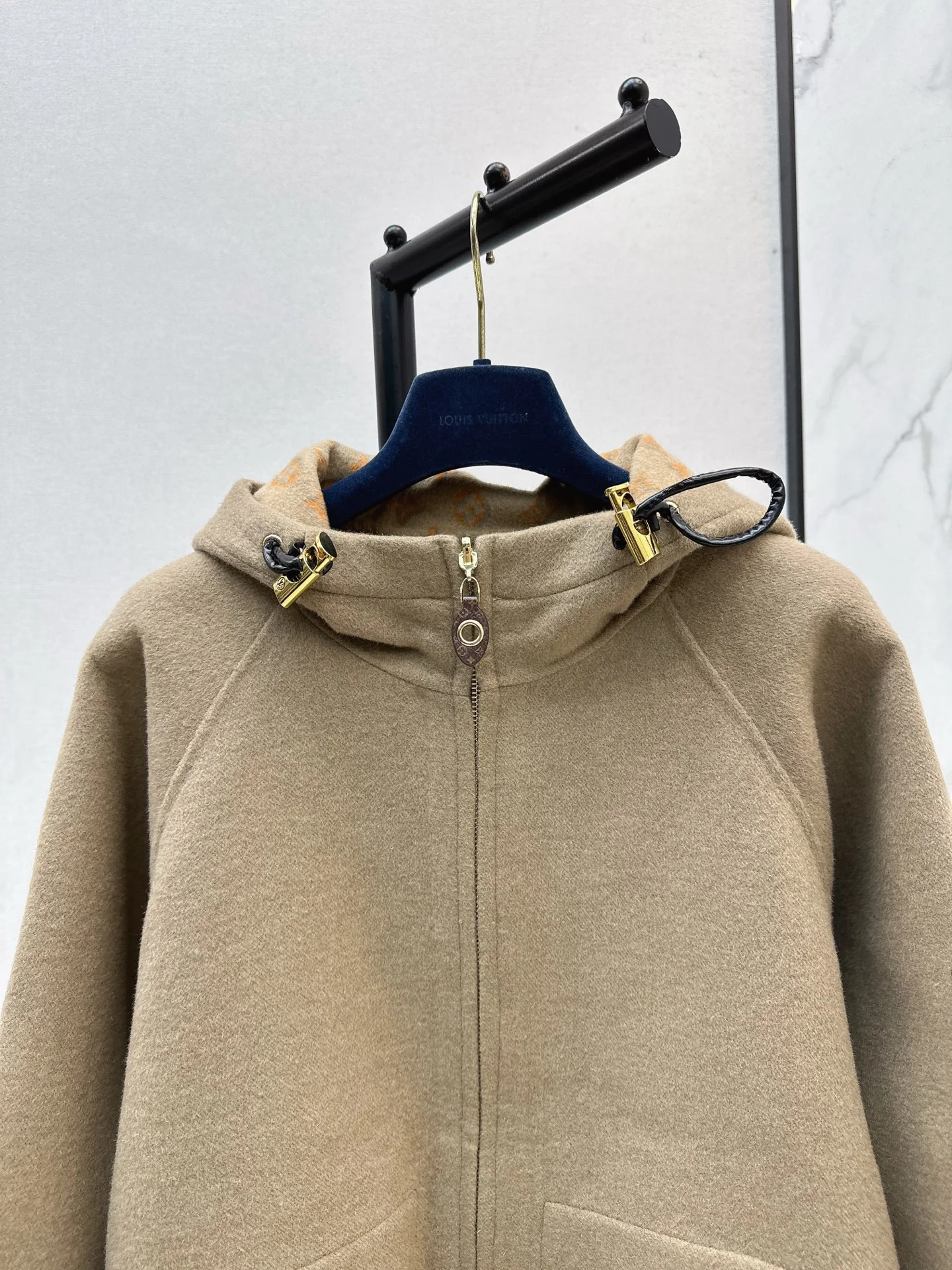 Loui 25fw reversible hooded jacket
