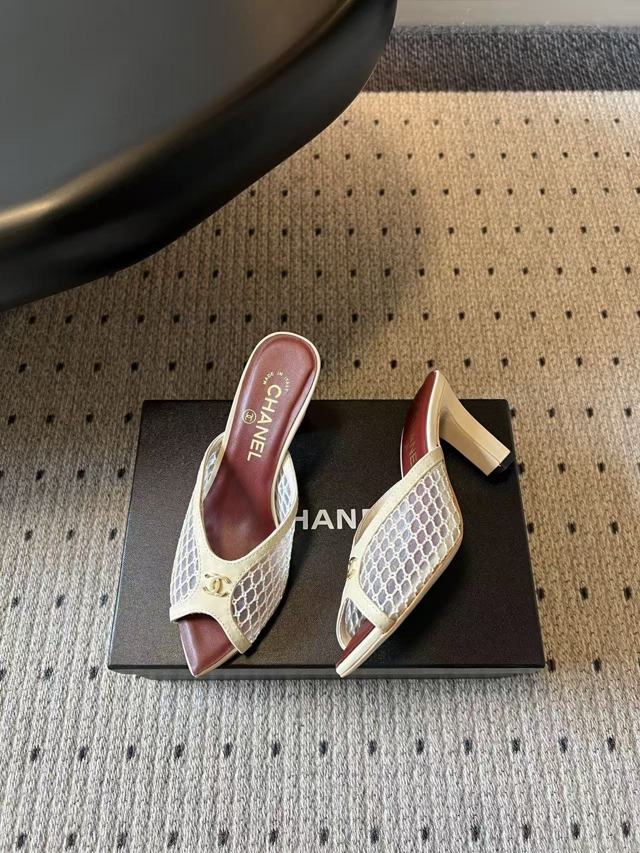 Chan 26ss point toe heel sandal