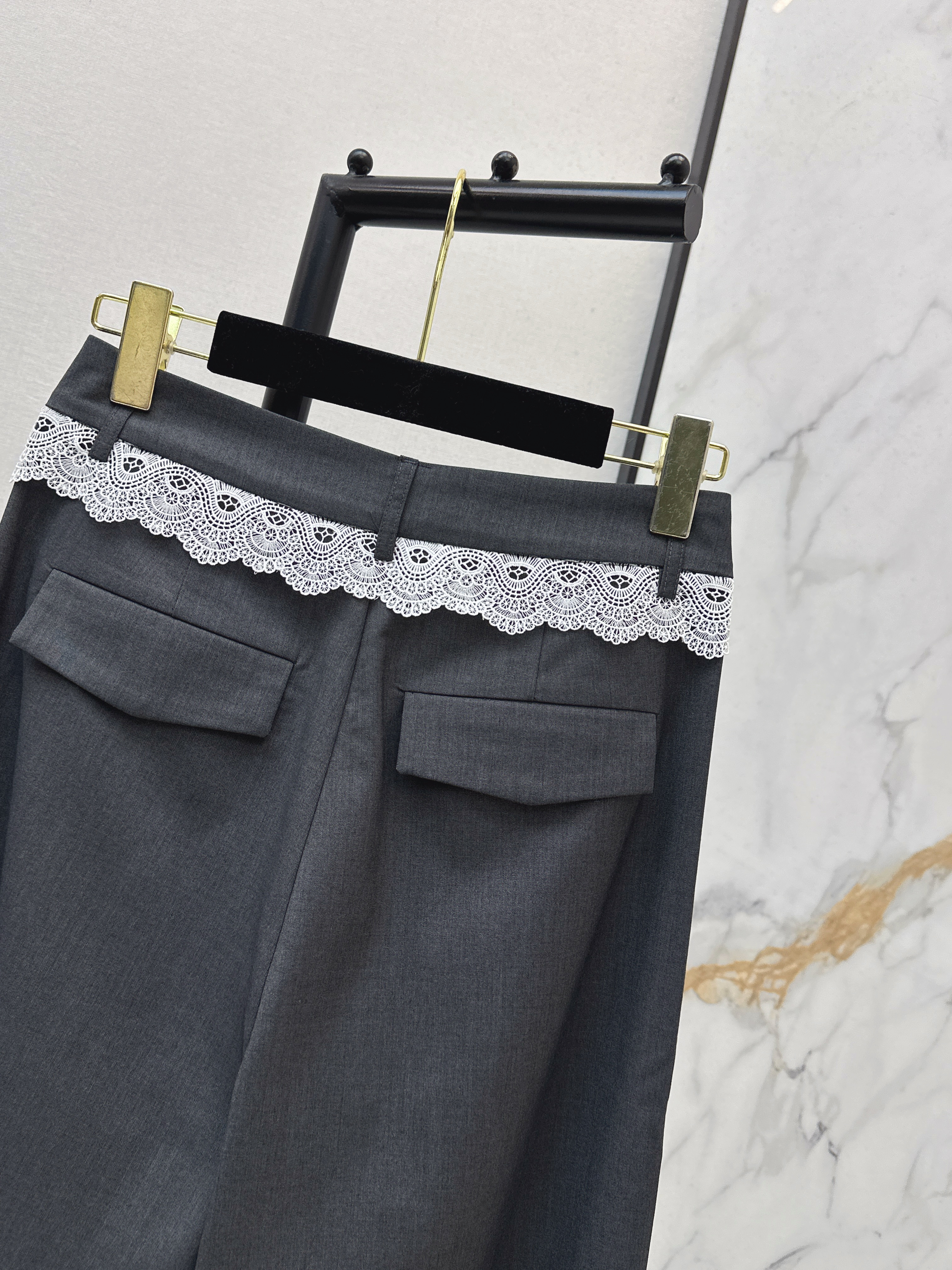 Chan 26ss contract lace pants