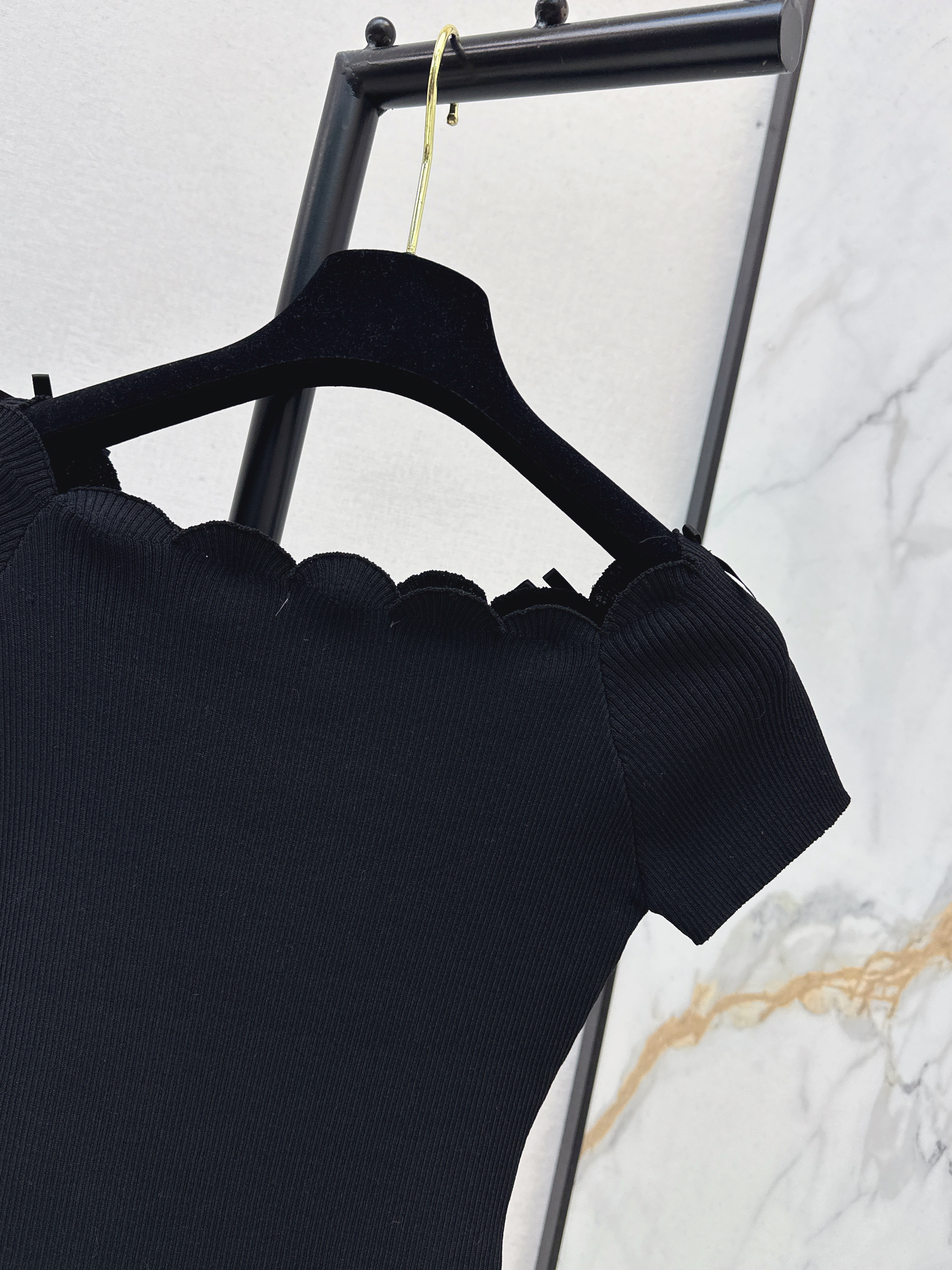 Chan 26ss off shoulder top