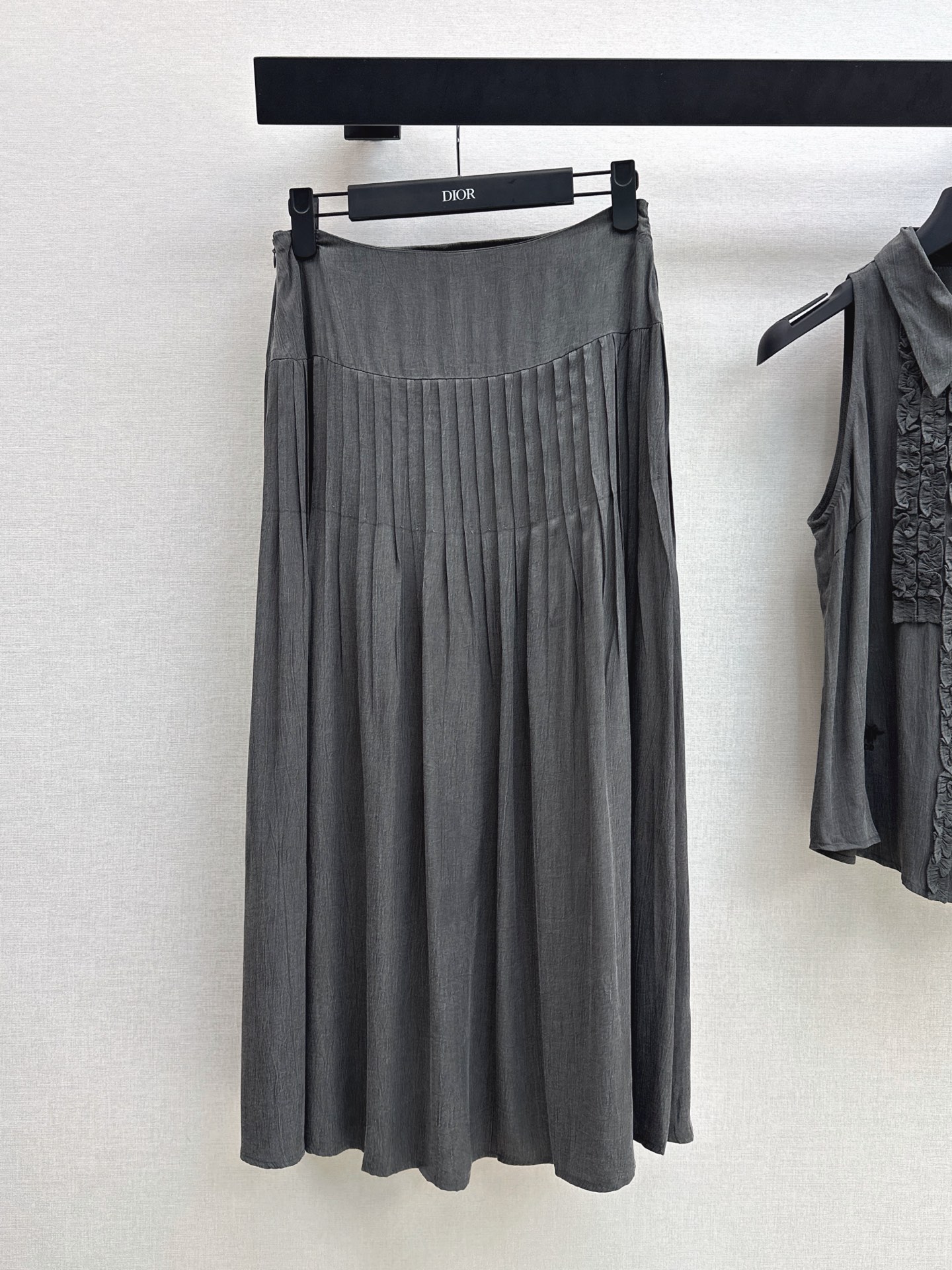 CD 26ss sleeveless shirt skirt set