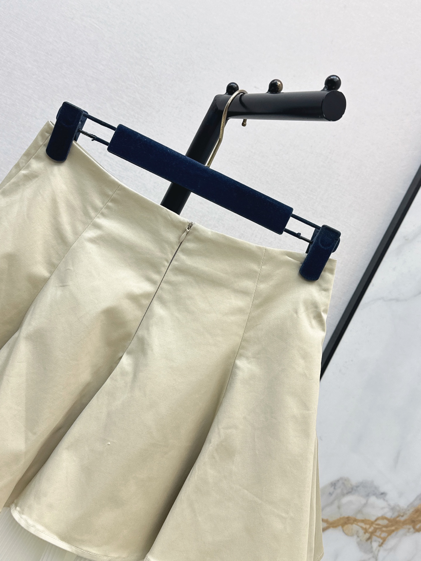 Loui 26ss contract pleated skirt