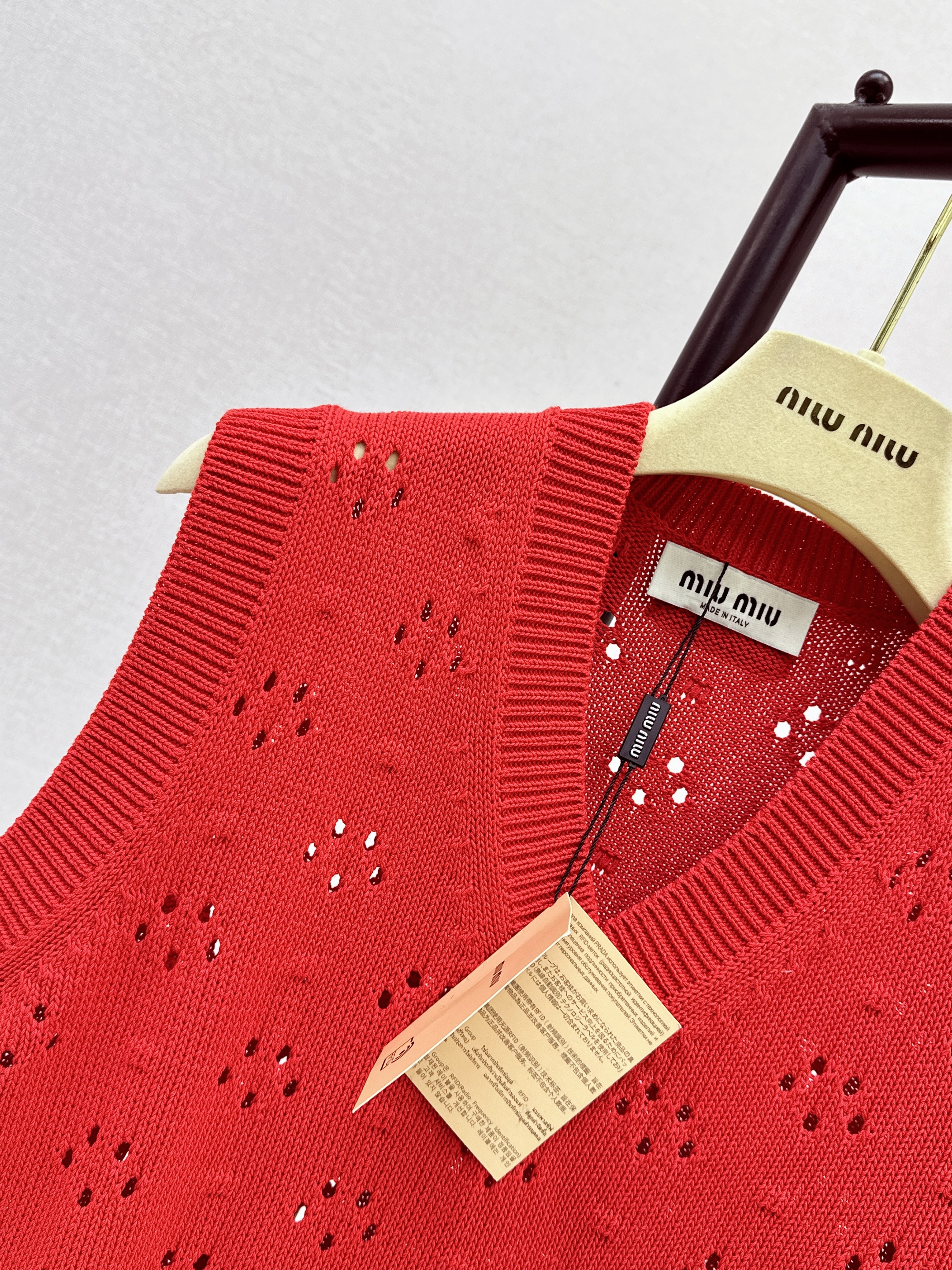 Miu 26ss hollow knit vest