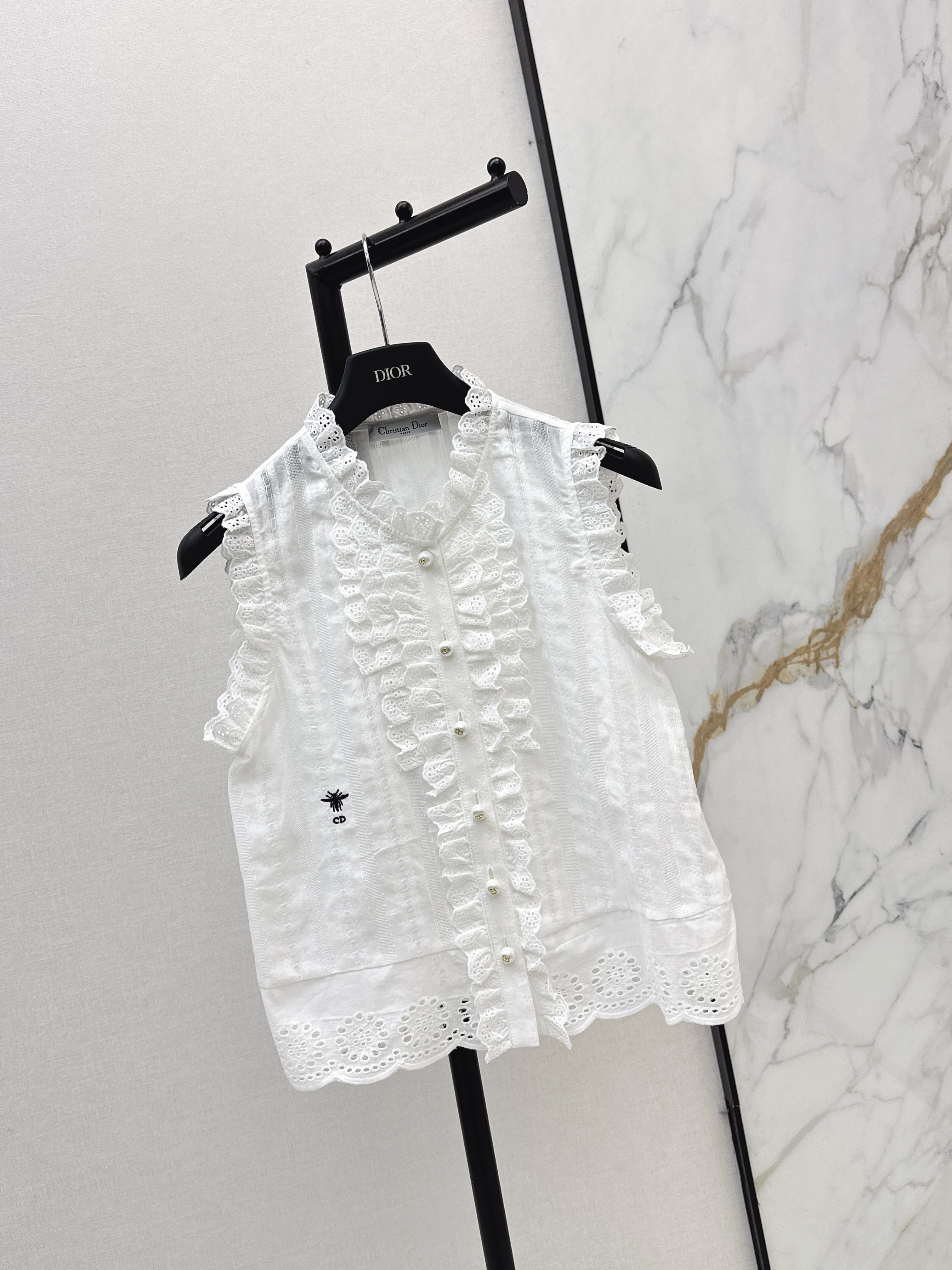 CD 26ss reffle sleeveless shirt