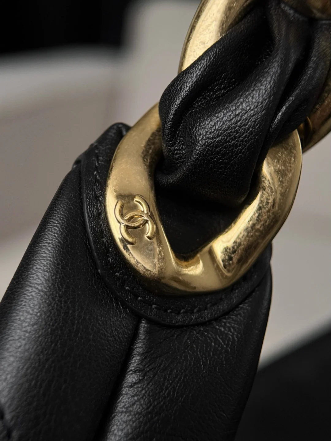 Chan 26C maxi hobo bag