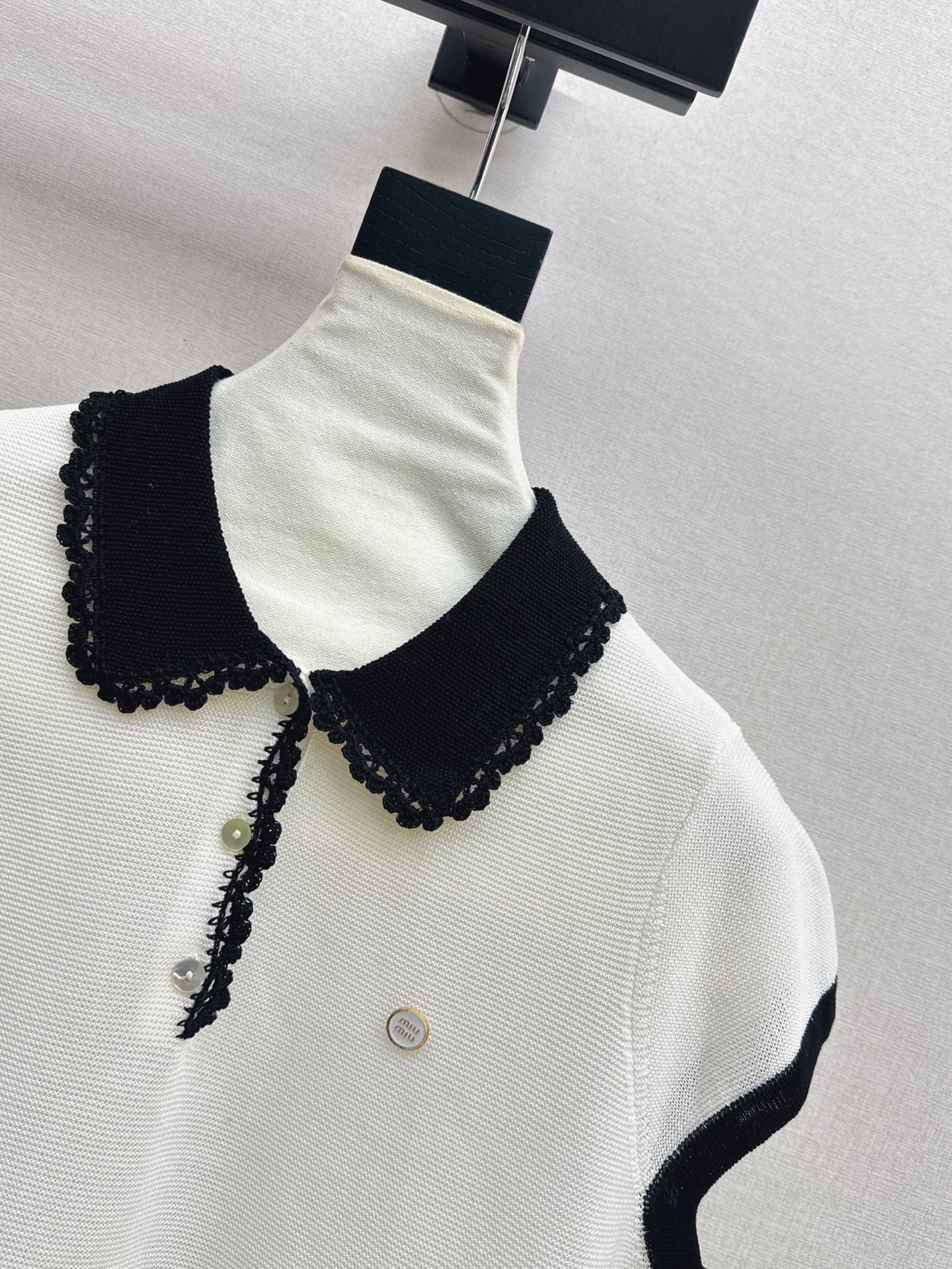 Miu 26ss sleeveless polo knitwear