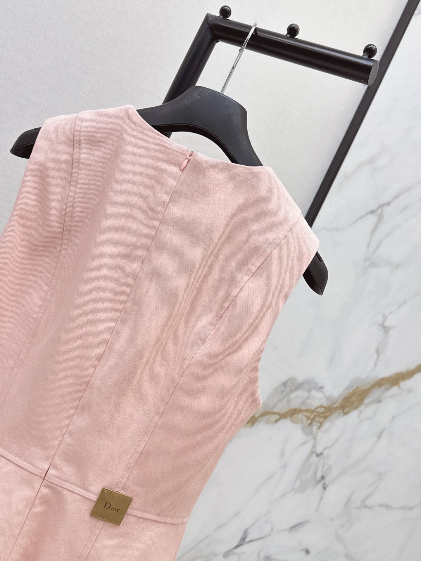 CD 26ss embroidery sleeveless dress