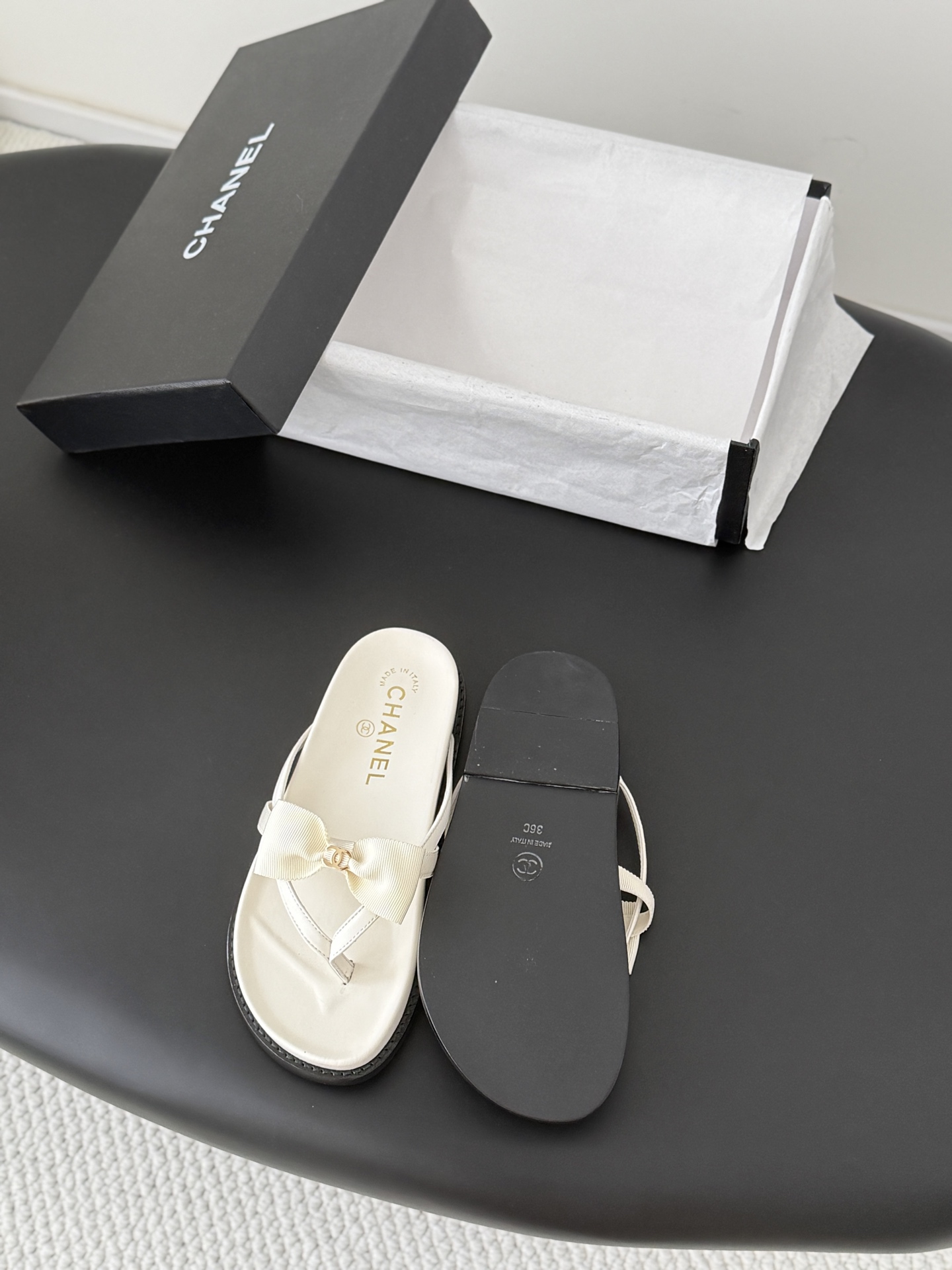 Chan 26ss flip-flops