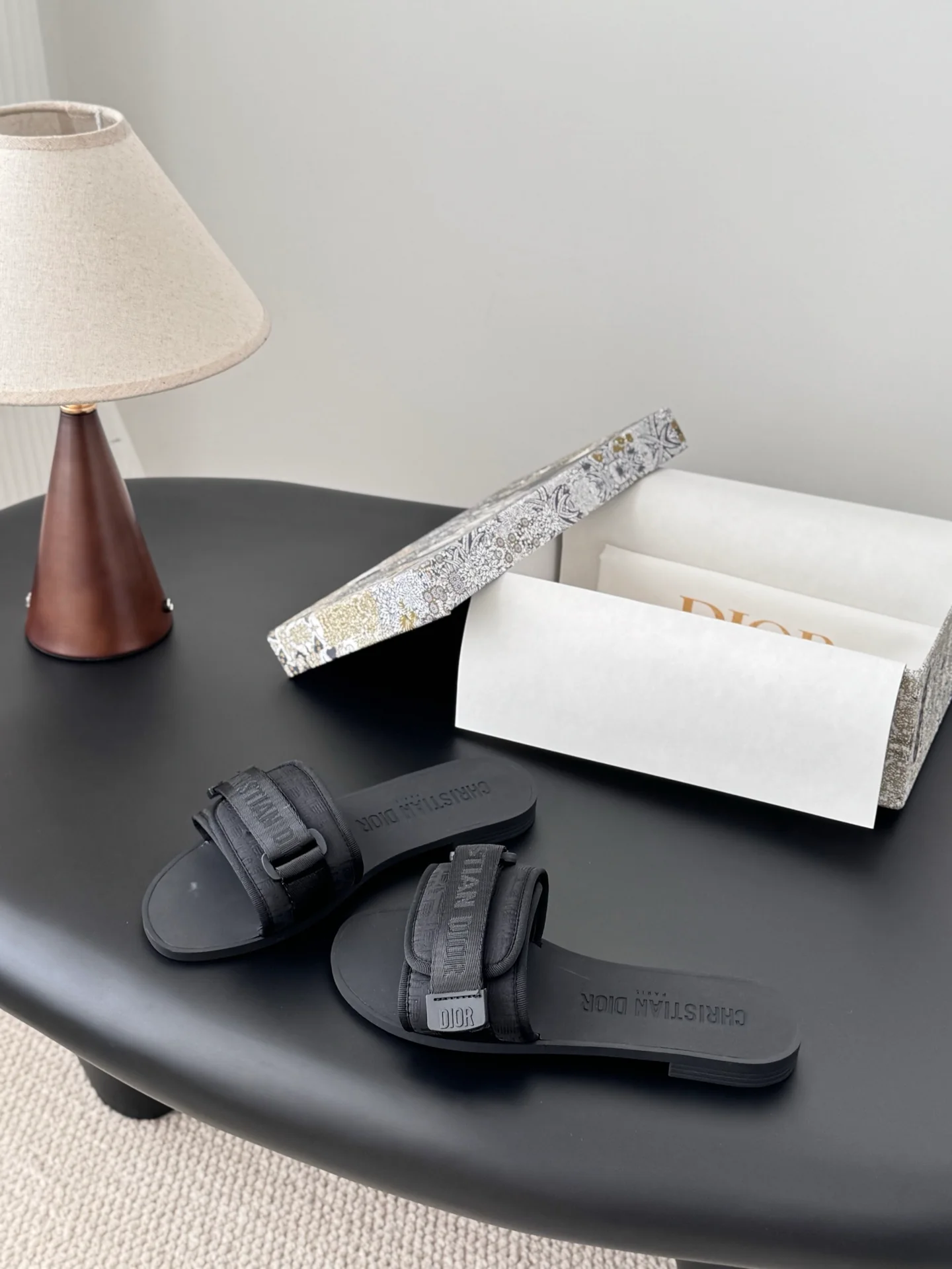 CD 25fw sandals