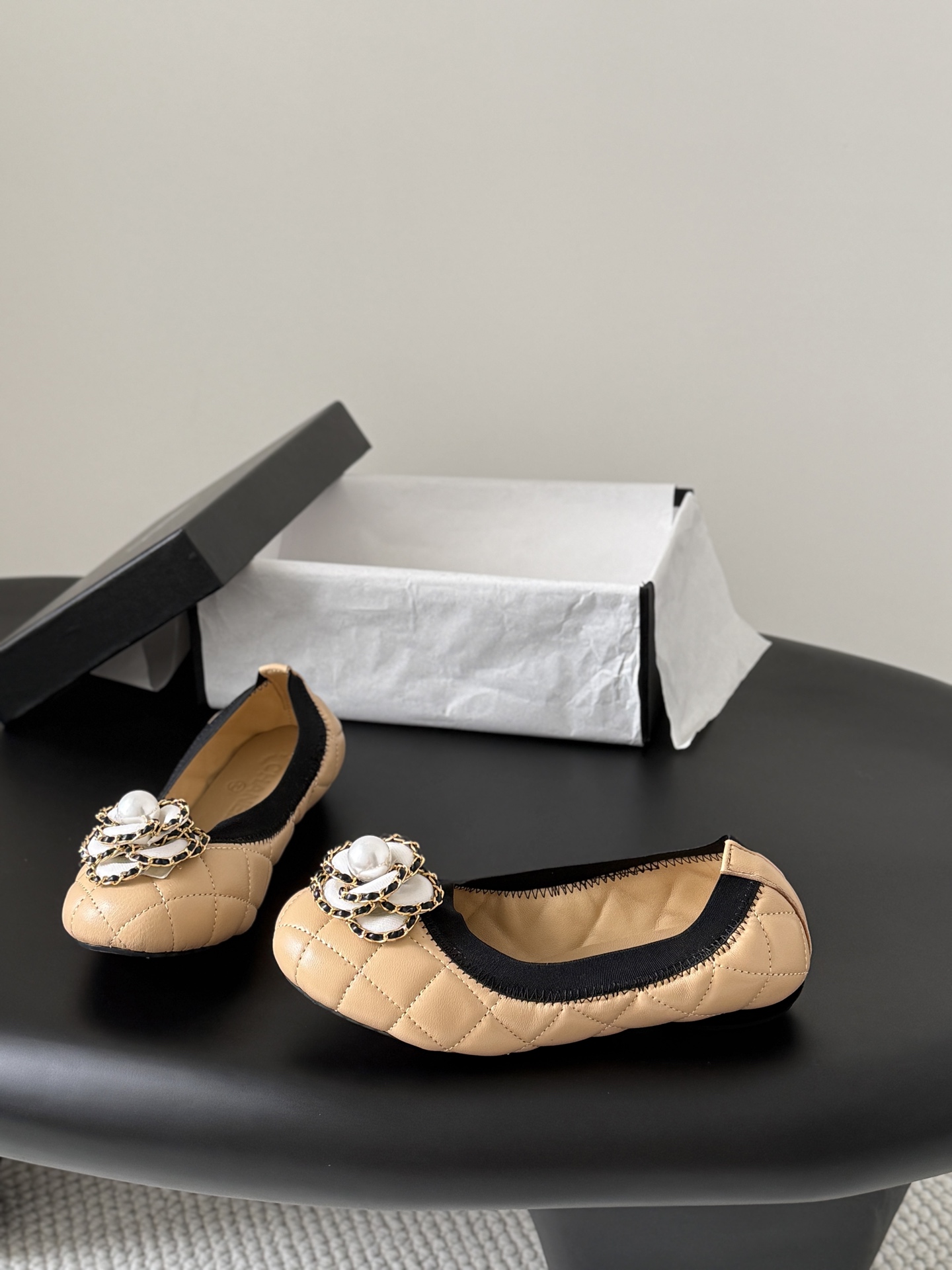 Chan 26ss camellia pumps