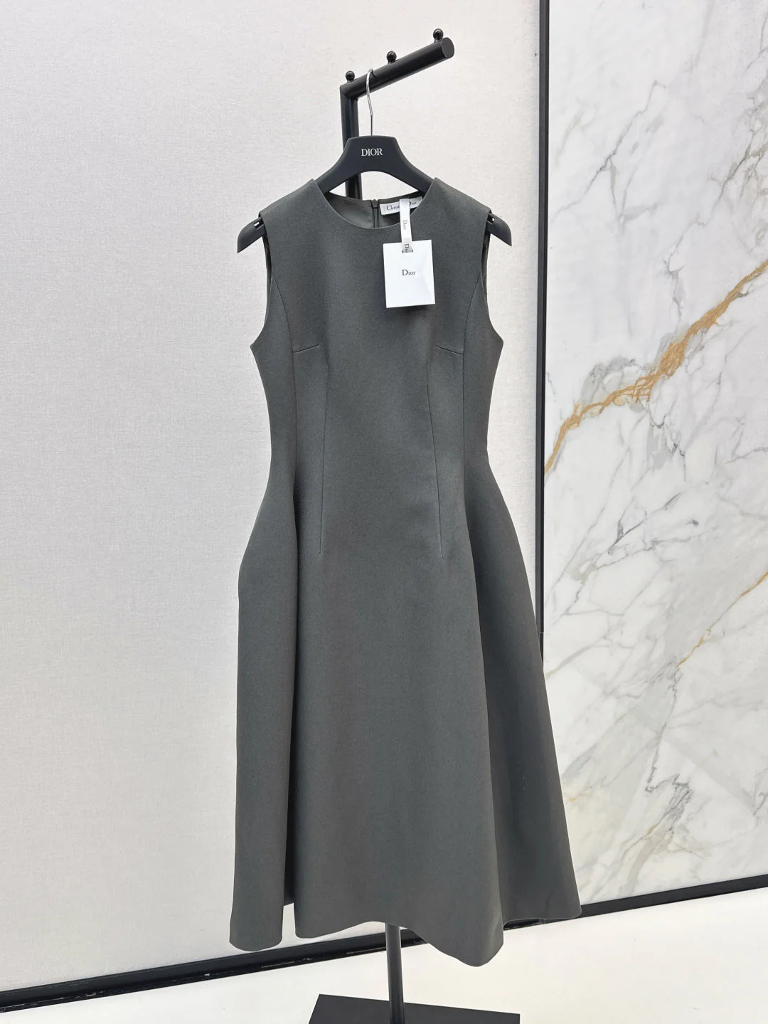 CD 25fw sleeveless dress