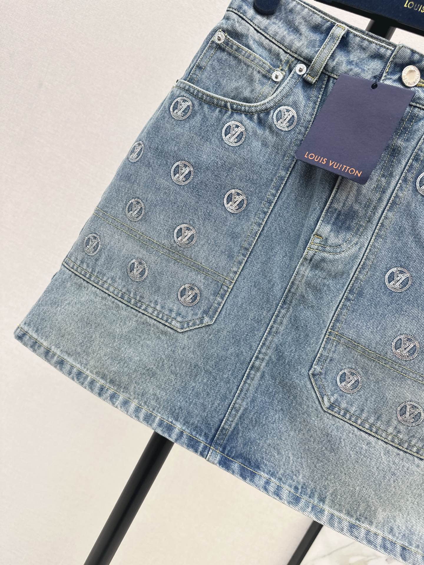 Louis 25fw embroidery denim skirts coin sequins