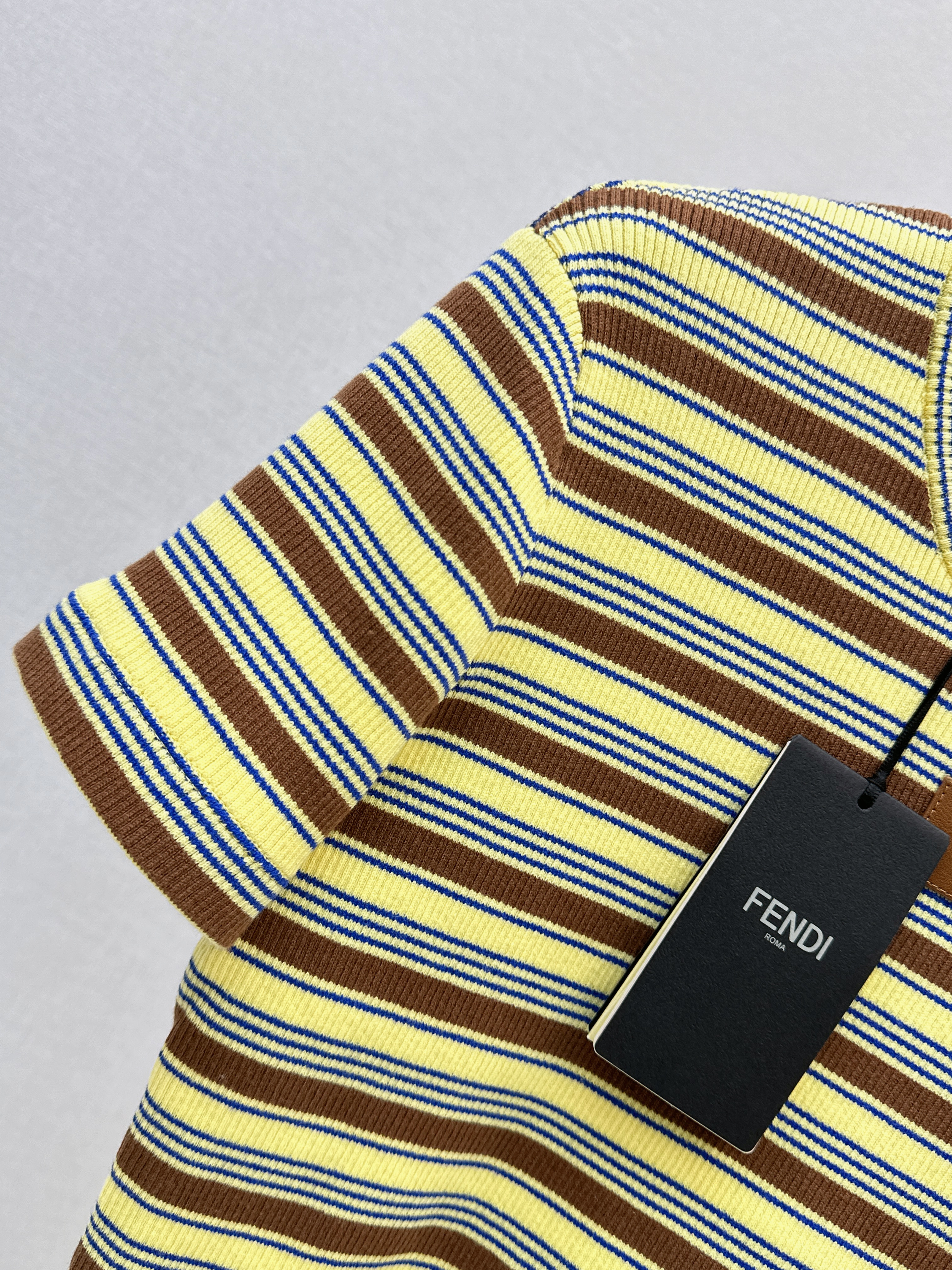 Fend 26ss stripe t-shirt