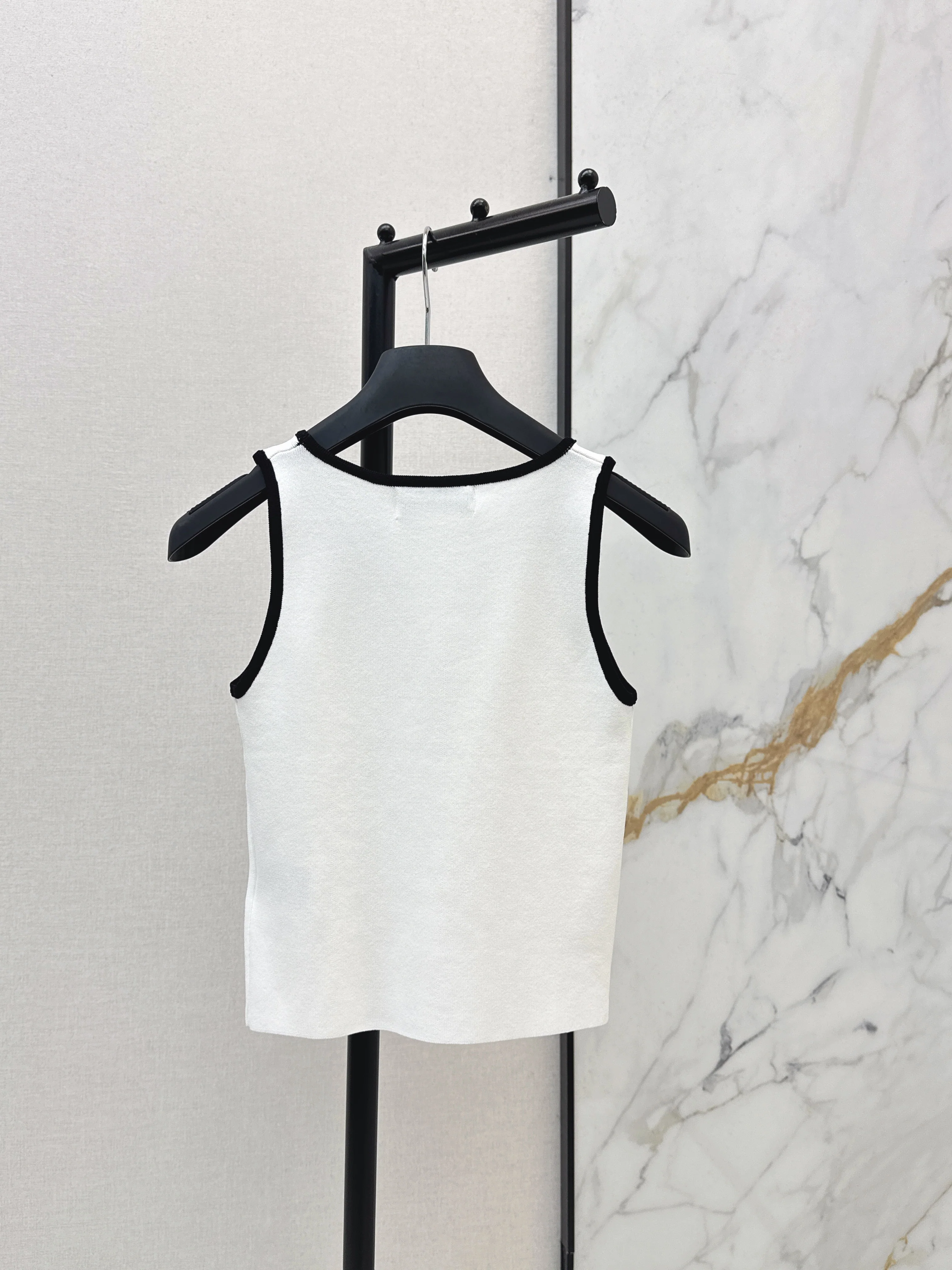 CD 26ss knitted vest