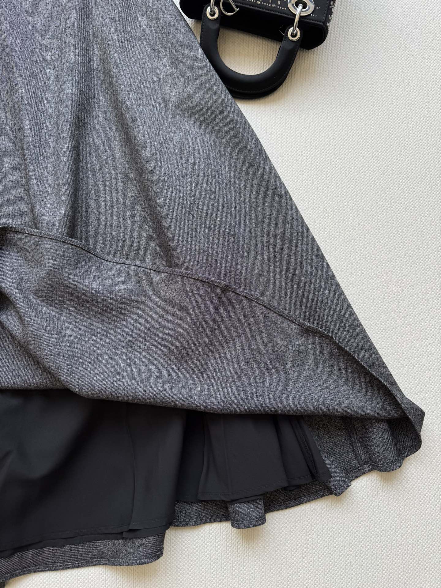 CD 26ss pleated skirts