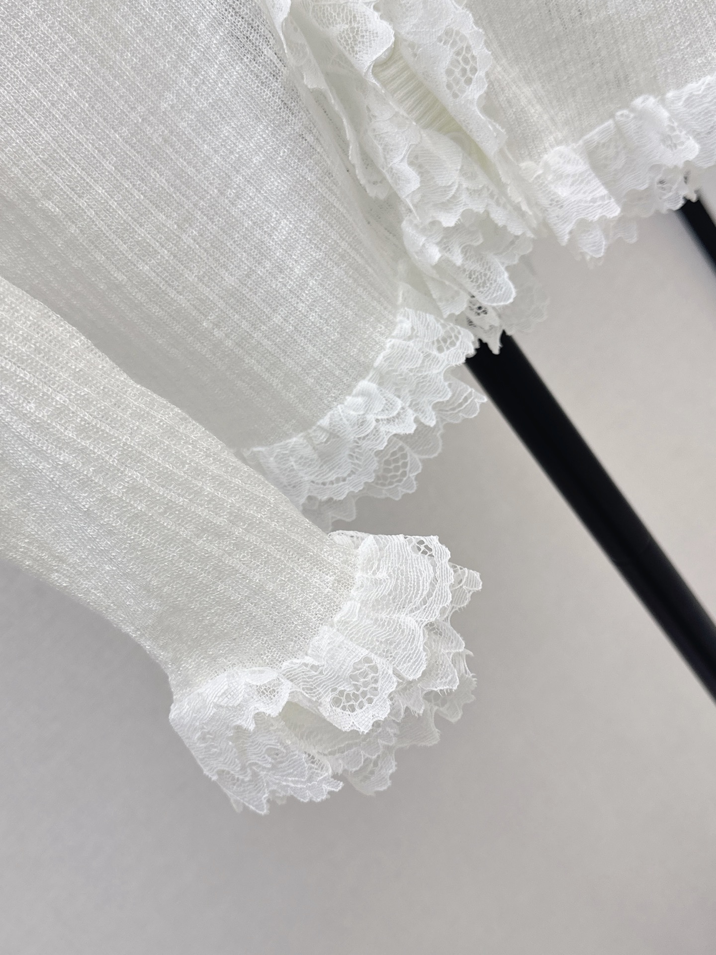 Miu 26ss lace trim knit cardigan